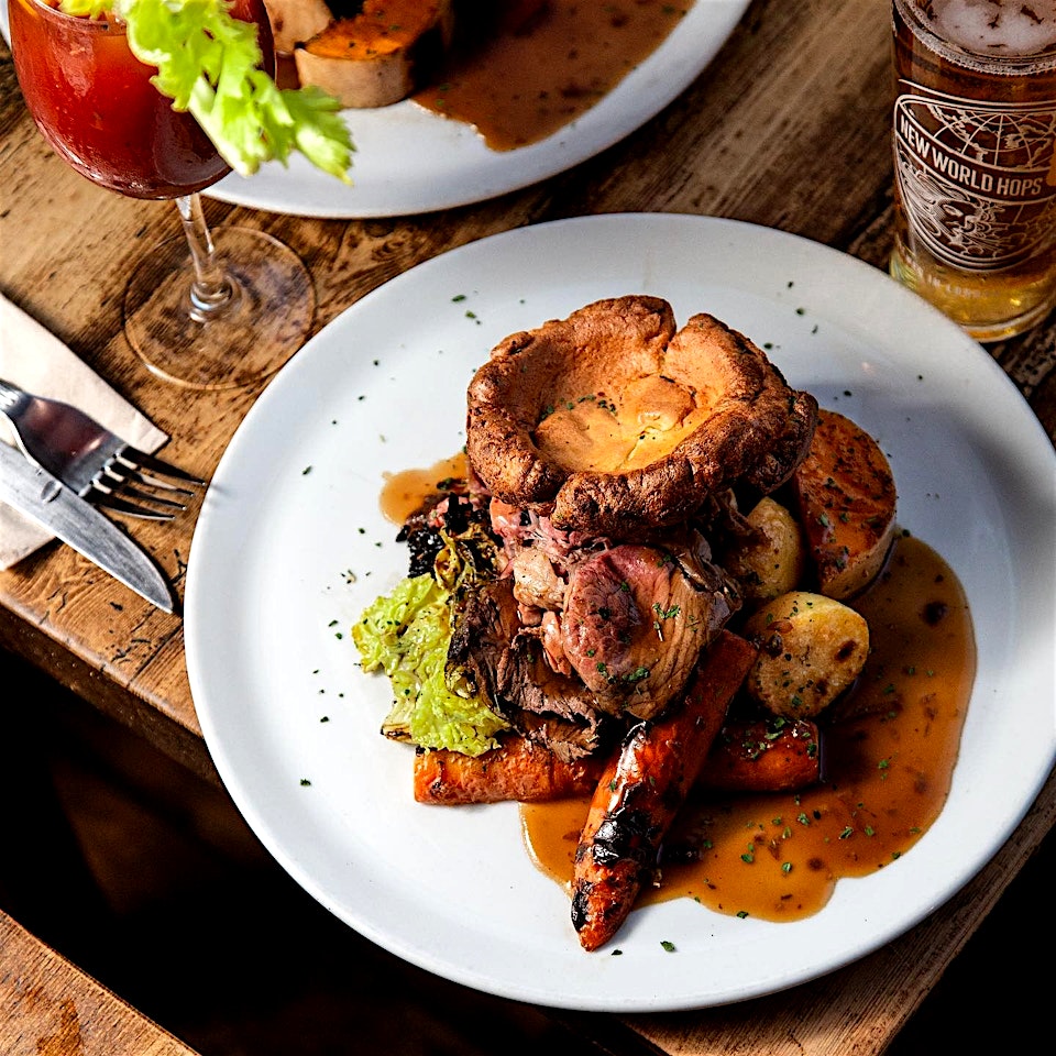 sunday roast at the george and vulture pub in hoxton london