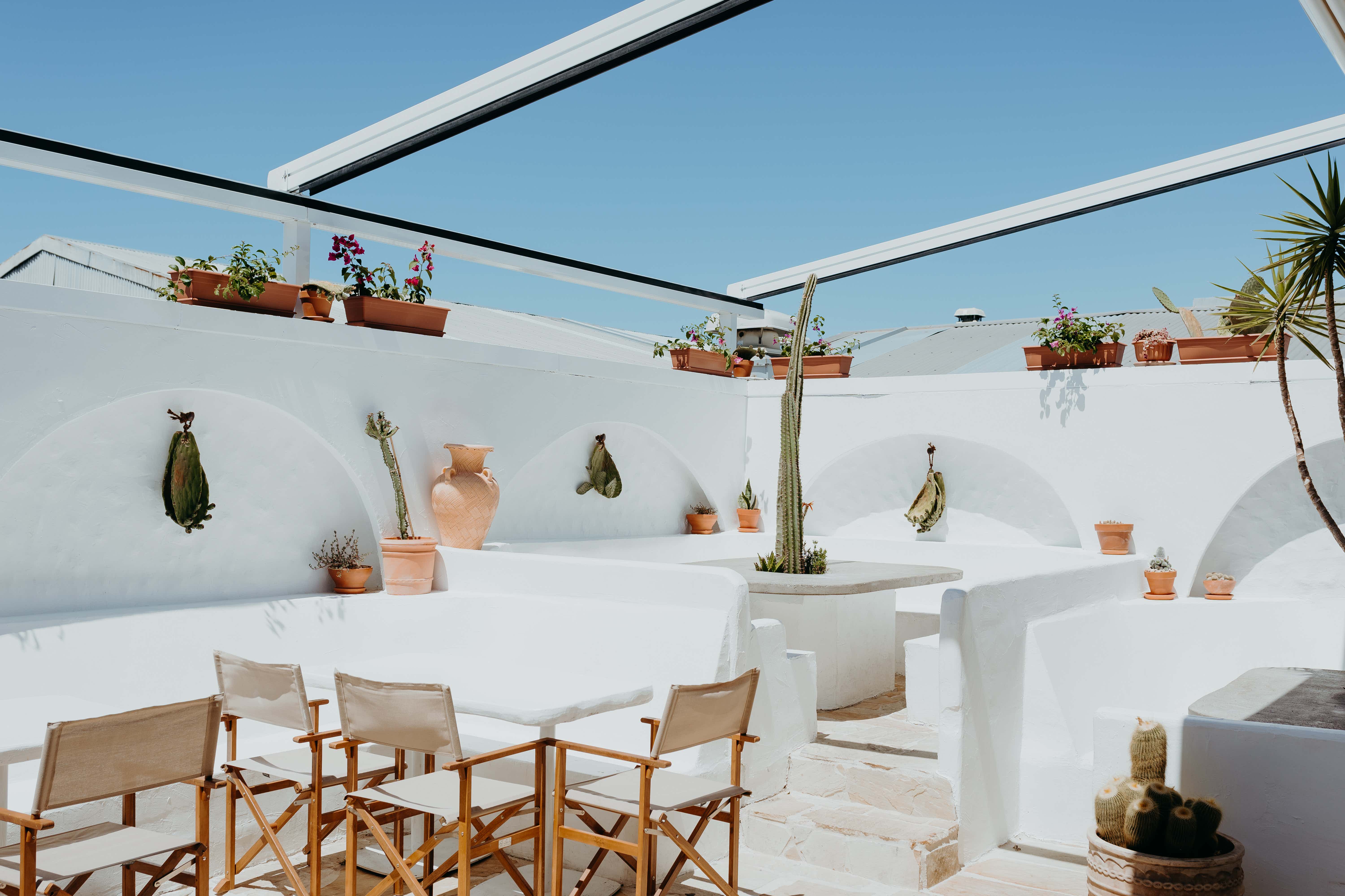 Golden Fleece Hotel | Santorini & Caves of Mykonos | Venue Hire Melbourne | 1