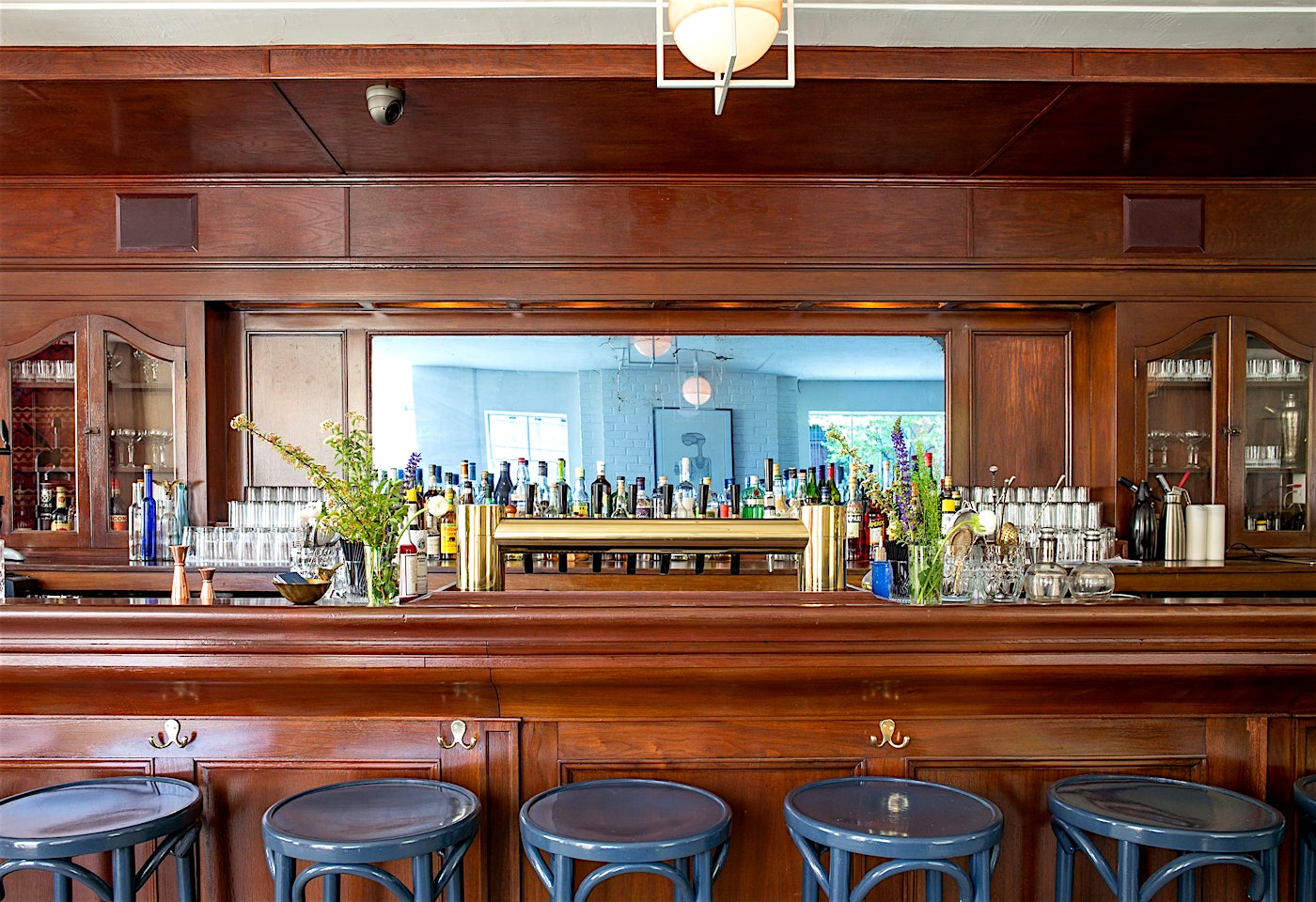 A Brooklyn cocktail bar that’s on your side: Grand Army 1