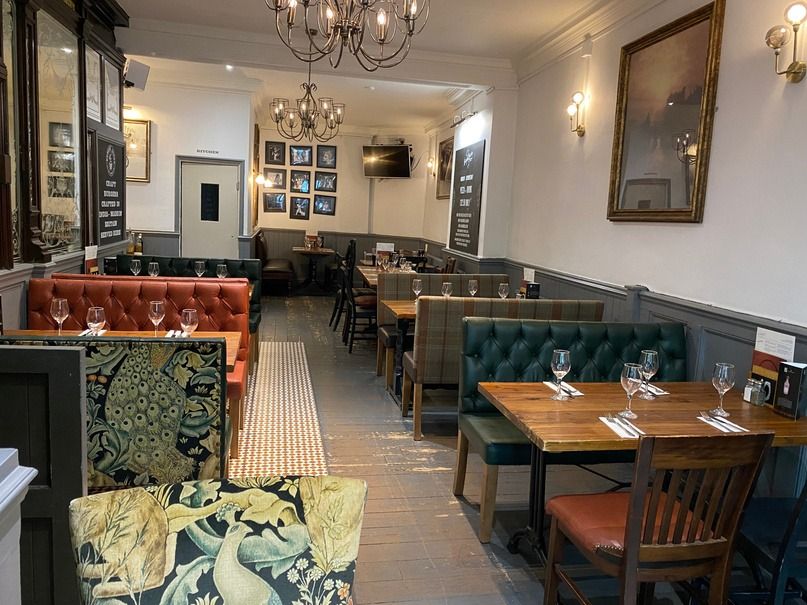 interior of the hansom cab earls court london bar