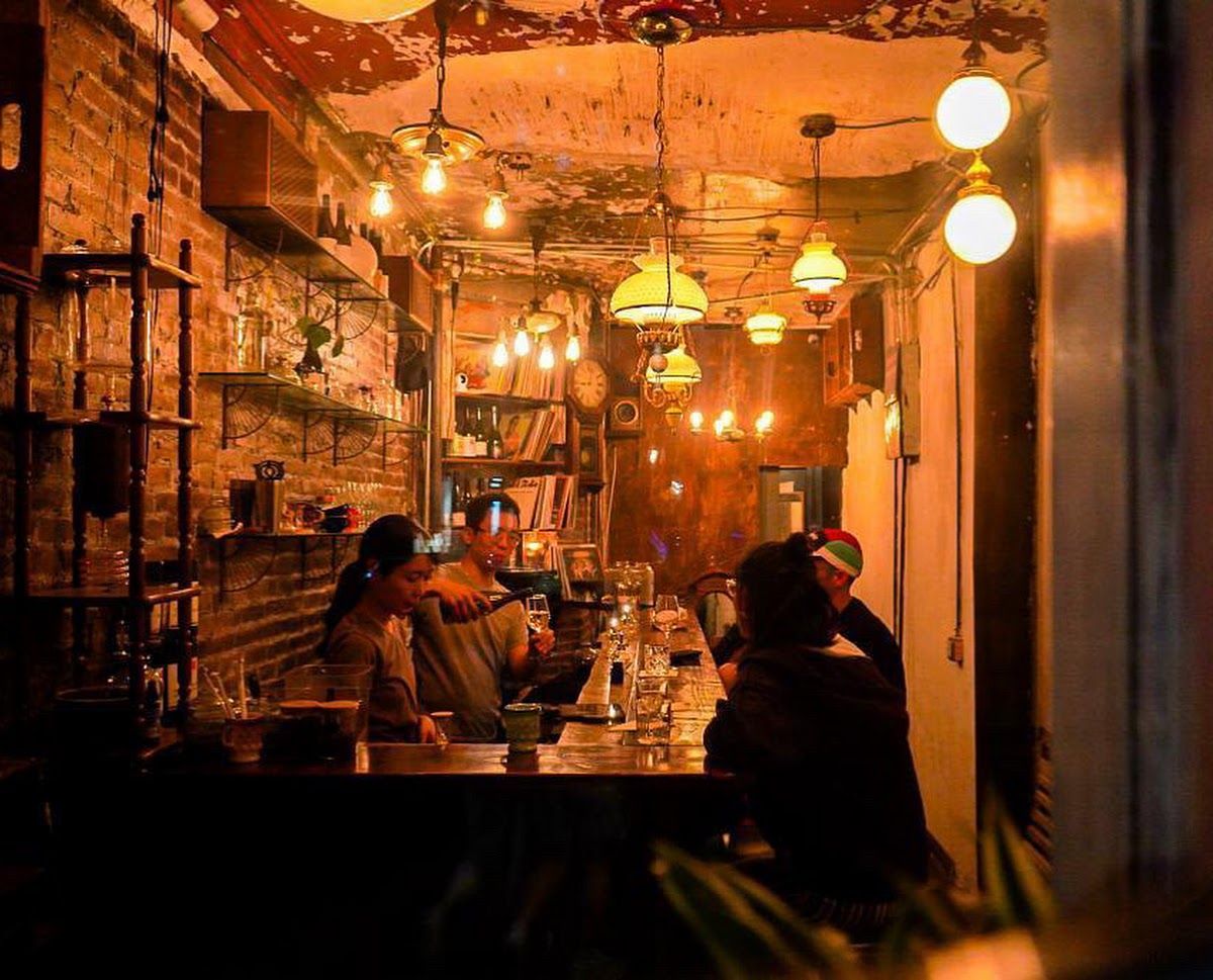 hard to explain east village wine bars new york