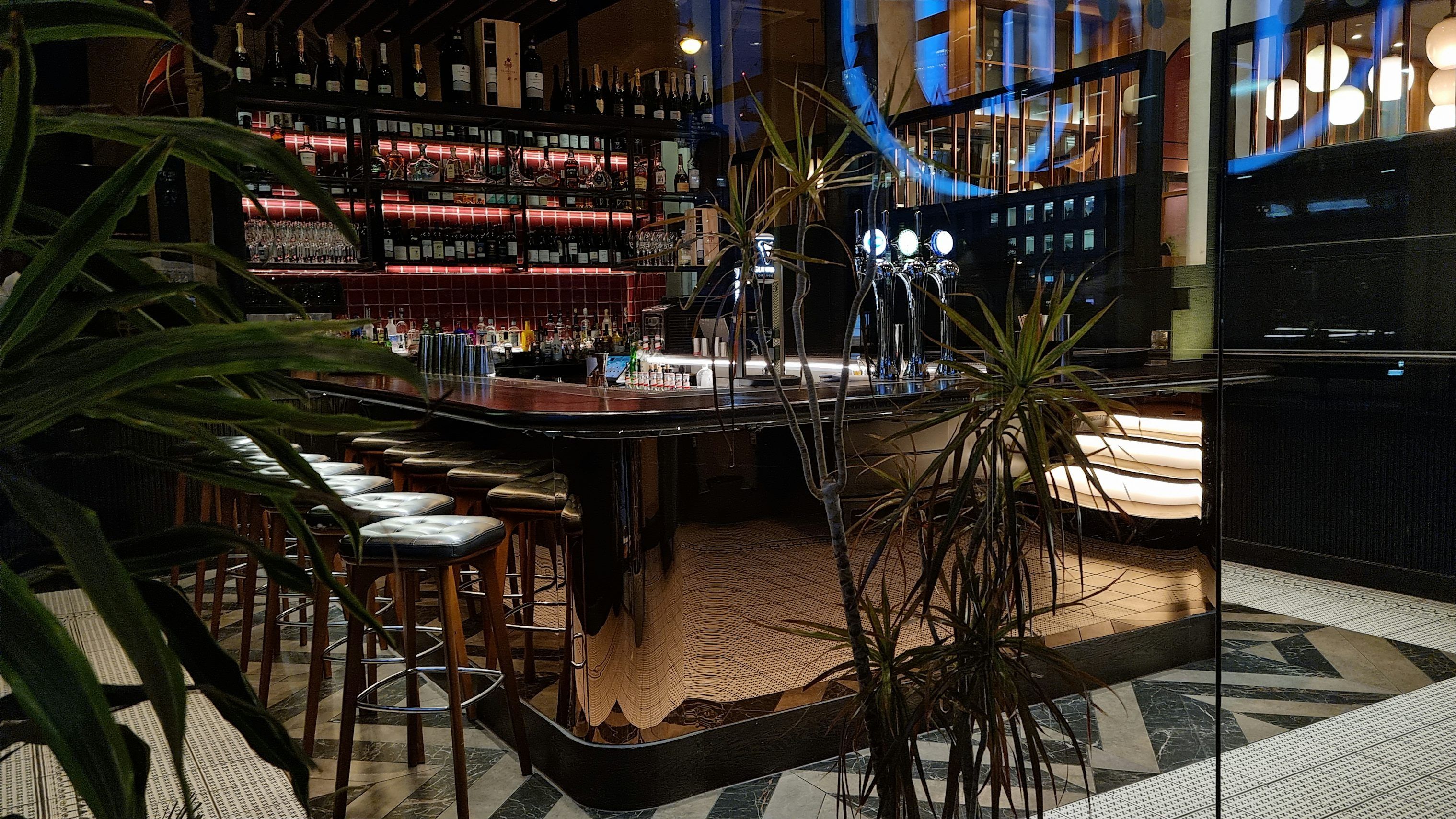 A City of London party venue for mezze and cocktails: Haz Finsbury Square1
