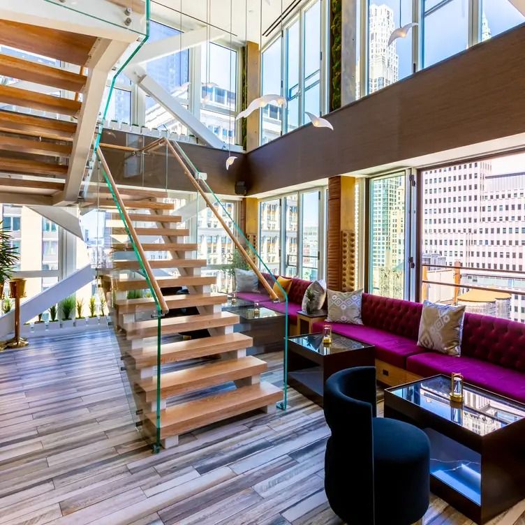 A penthouse escape from the city: Hide Rooftop1