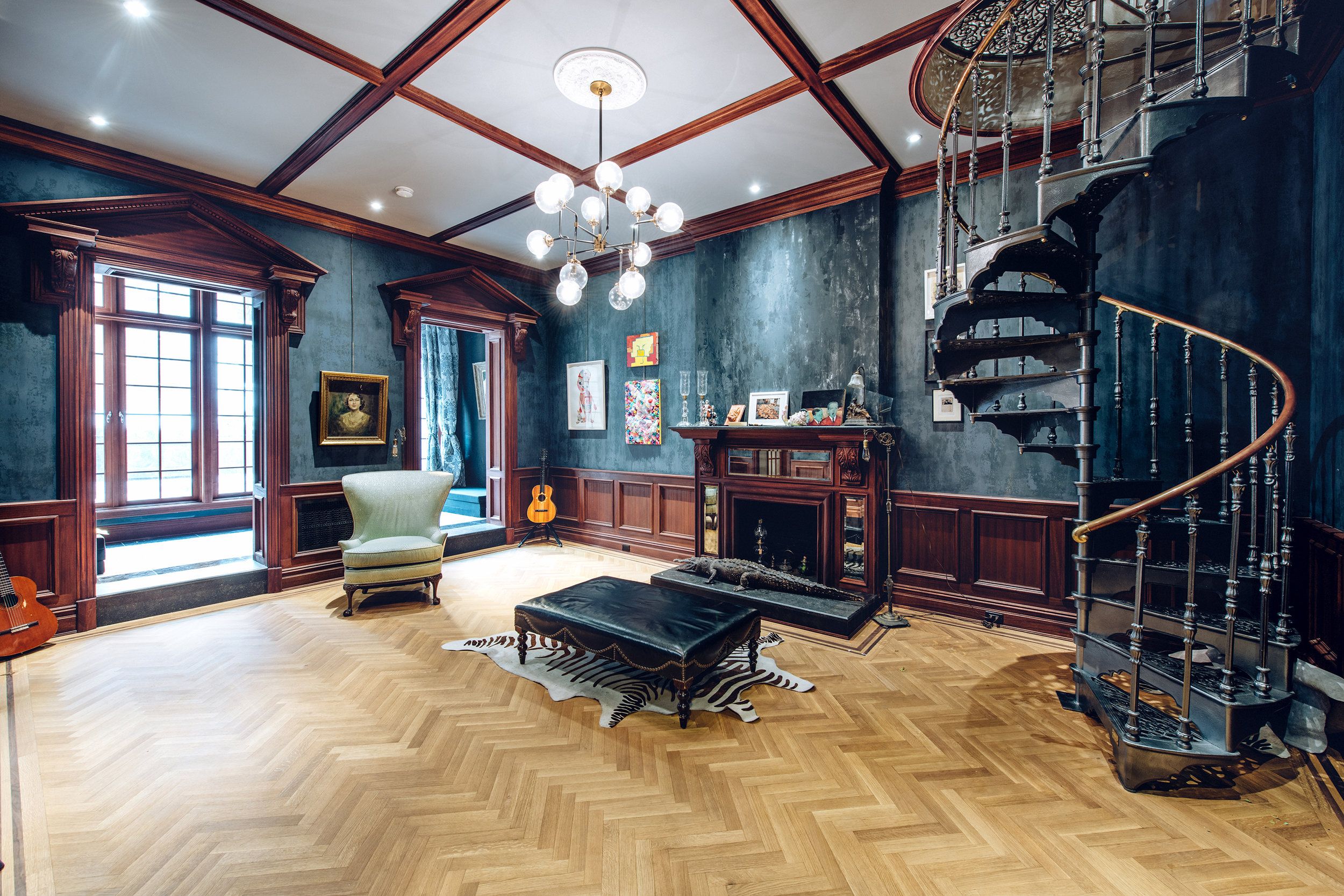   The Lower Manhattan loft that can match the vibe you’re looking for: Ideal Glass Studios 1