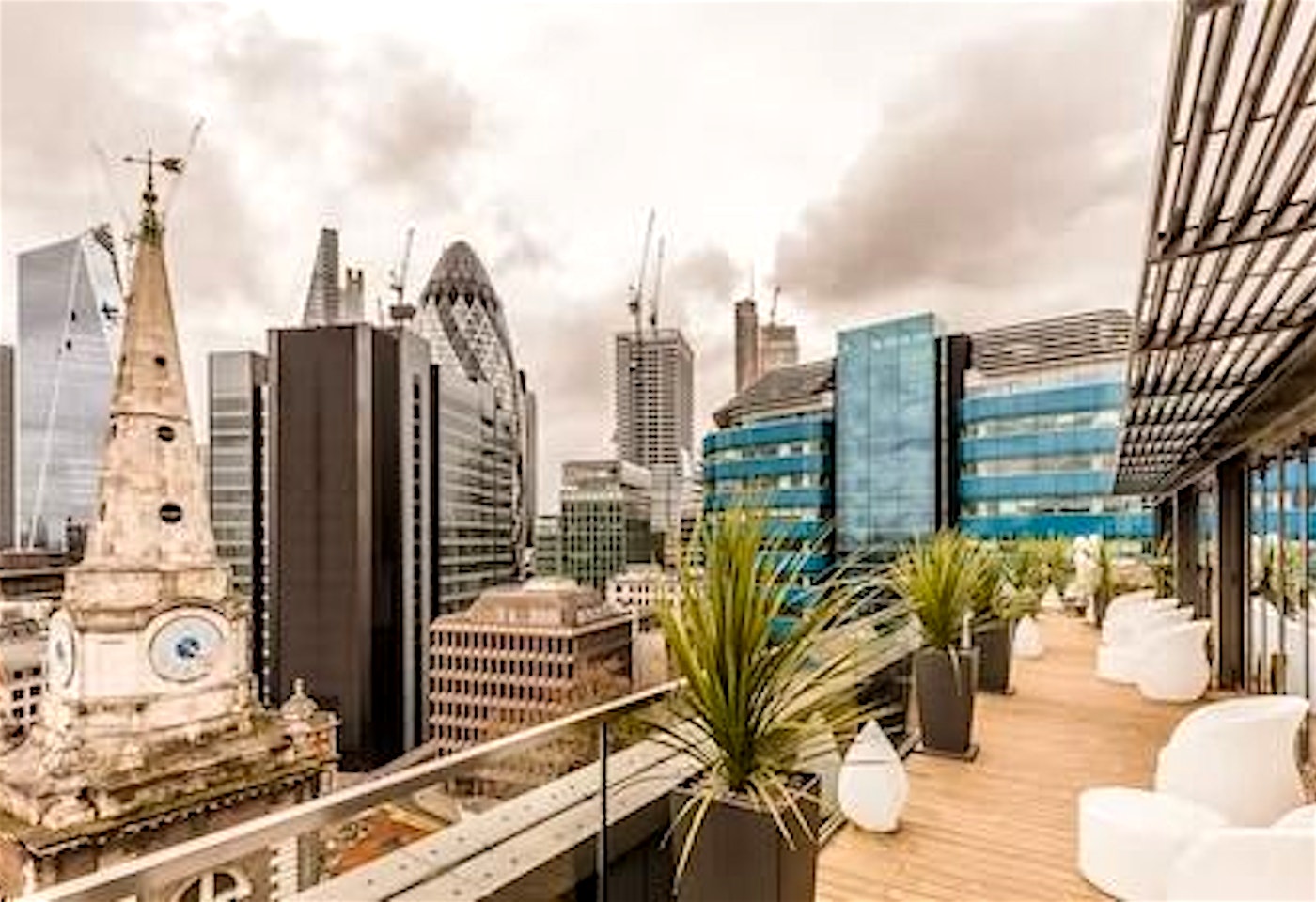 An Asian-inspired outdoor bar: Jin Bo Law image 2