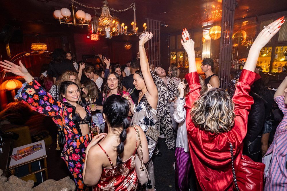 A groovy NYC bachelorette party full of dancing and disco: Joy Face image 3