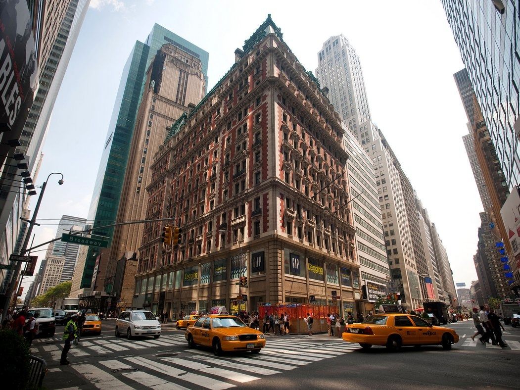 Meet in an iconic Midtown hotel: Salon at The Knickerbocker image 3