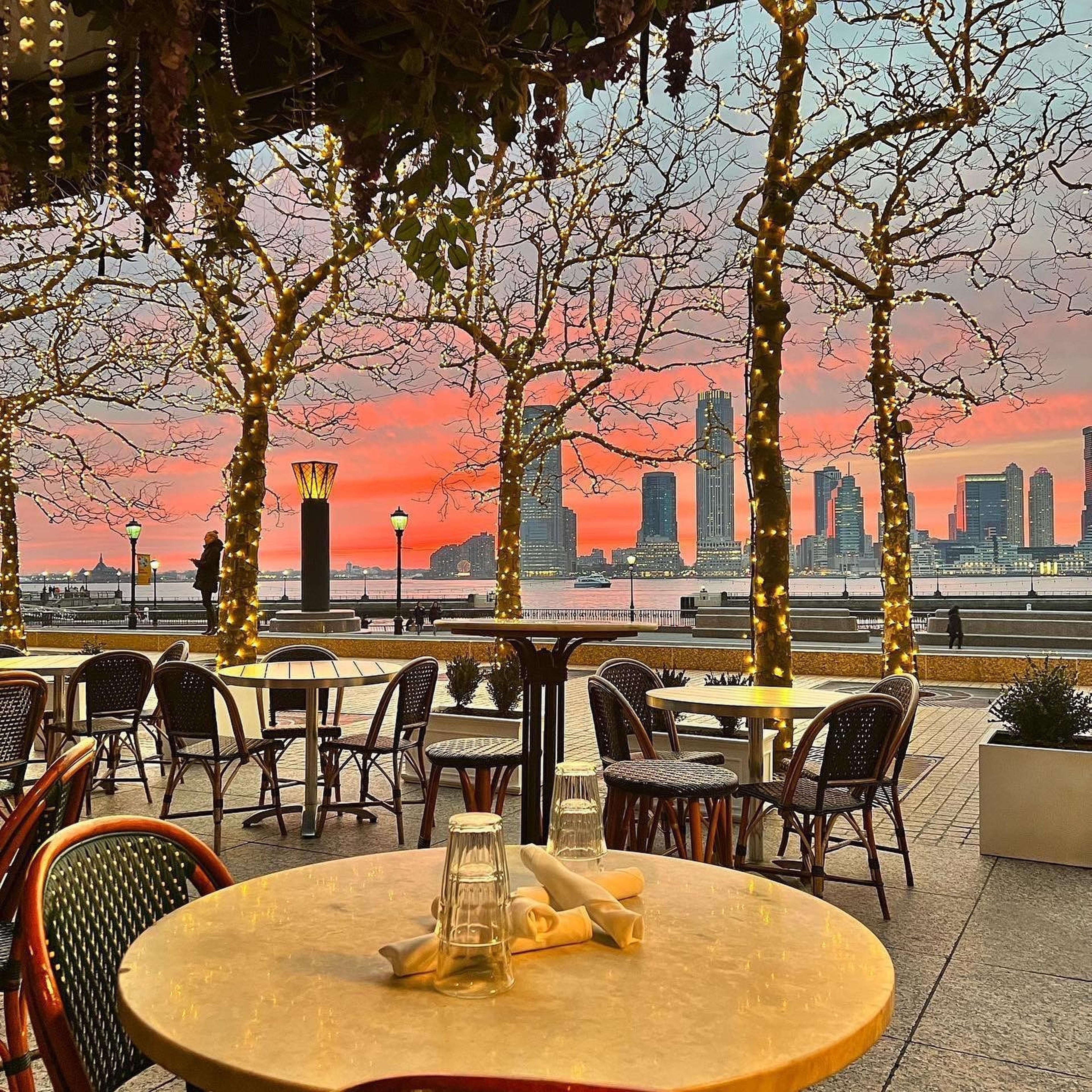 A glamorized Lower Manhattan food court perfect for summer fun: Liberty Bistro 1