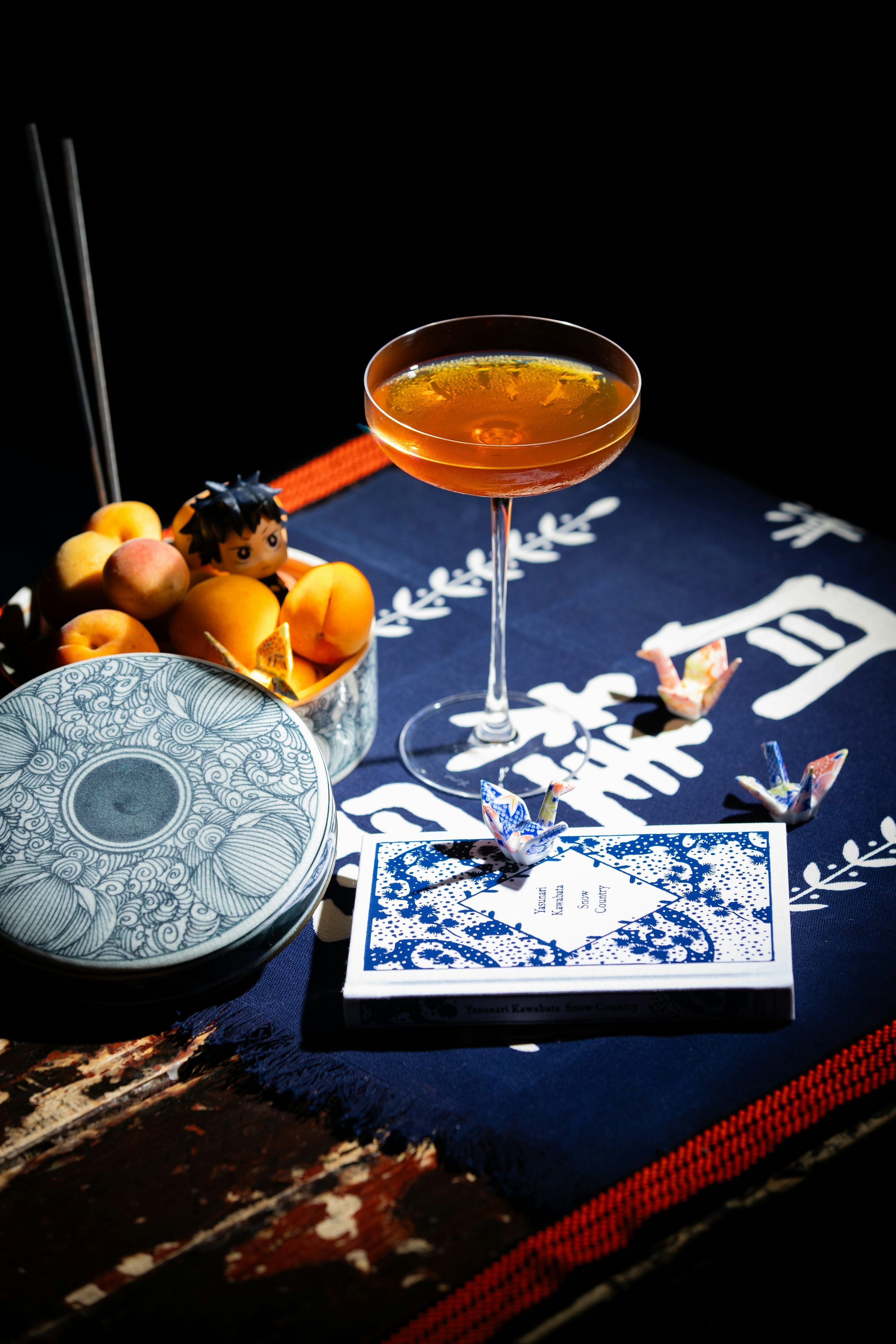 through the looking glass cocktail club hoxton bar london