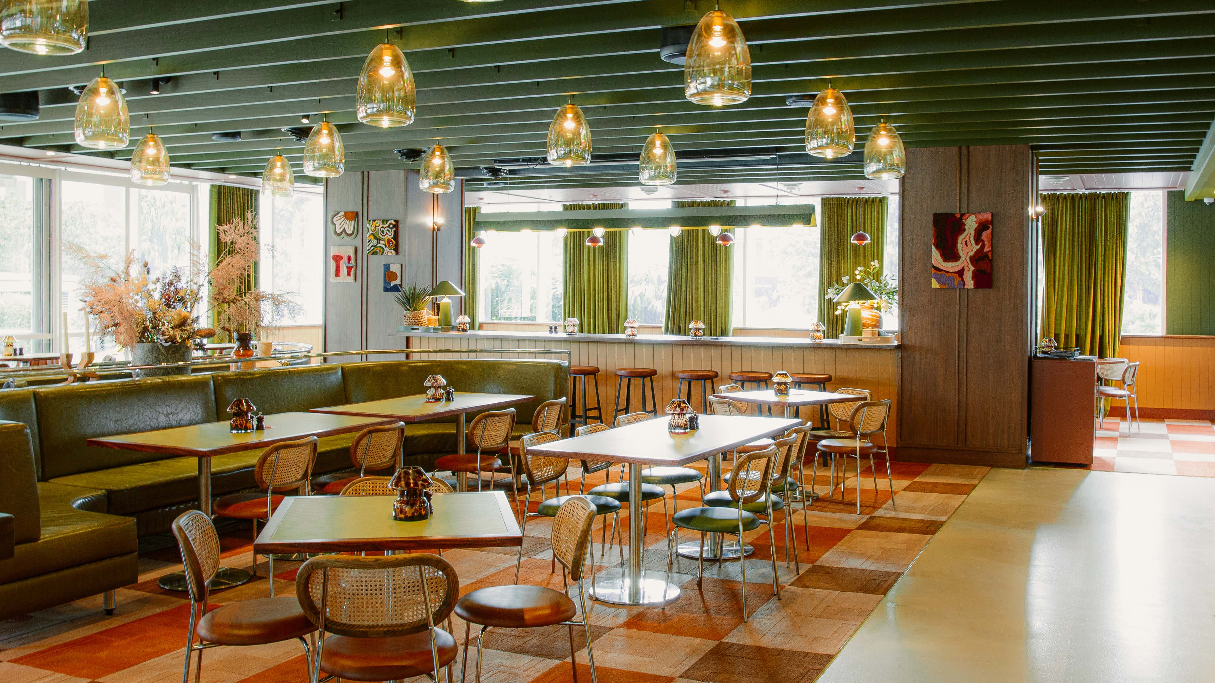 The Club, Maggie May1