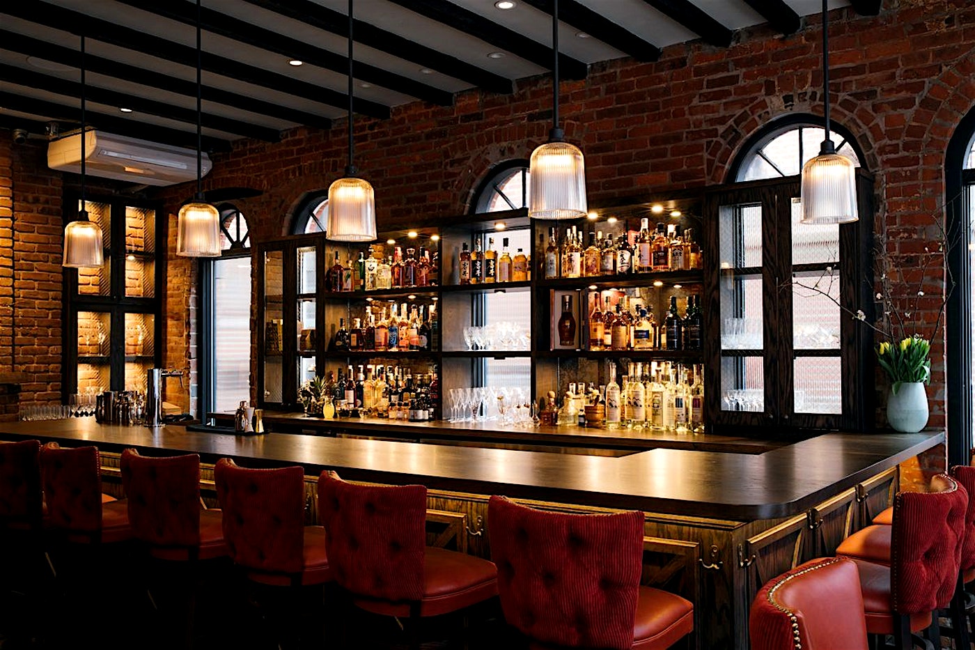 interior of martinys new york city bar