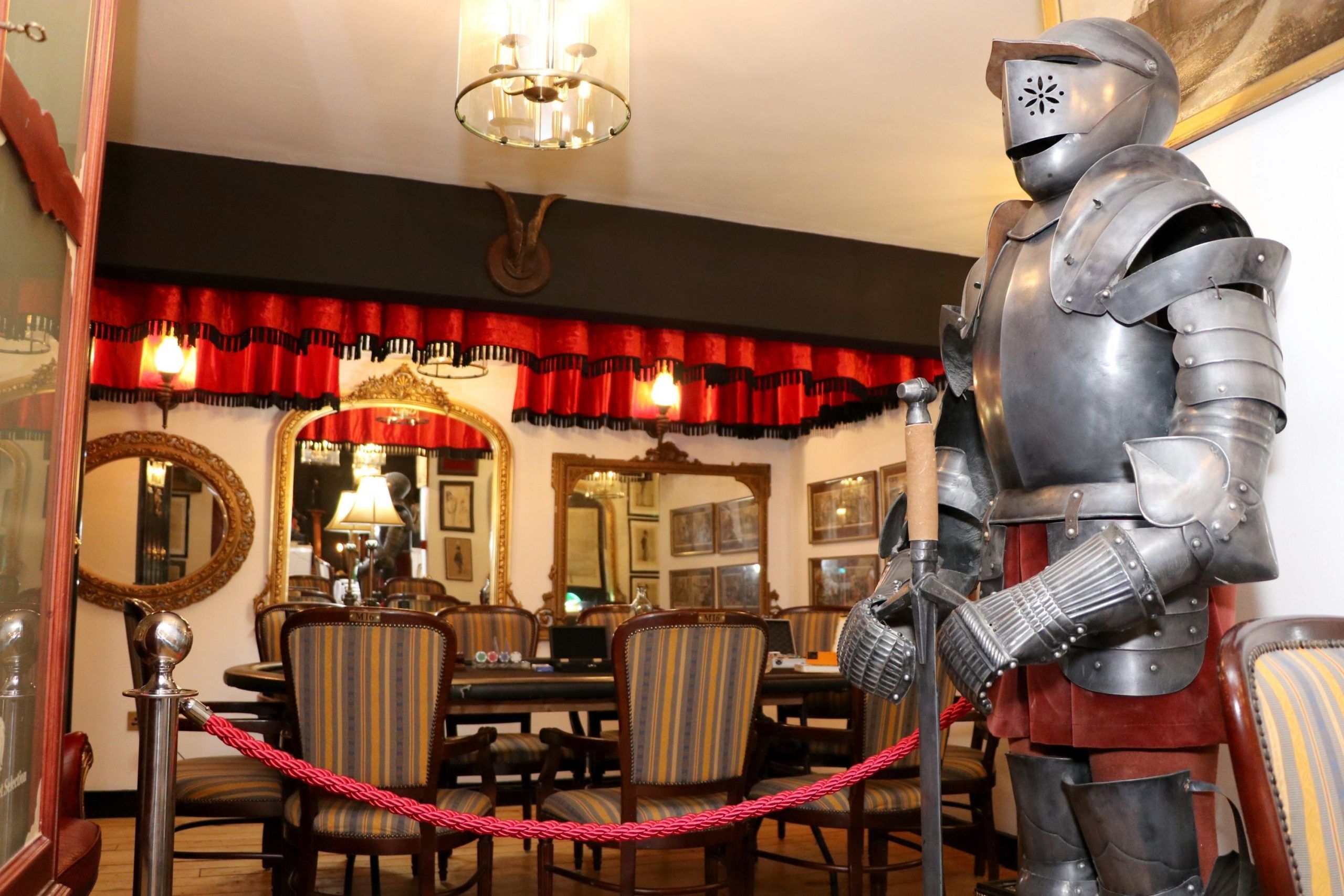 5 Cool Bars Near Charlotte Street Hire Now