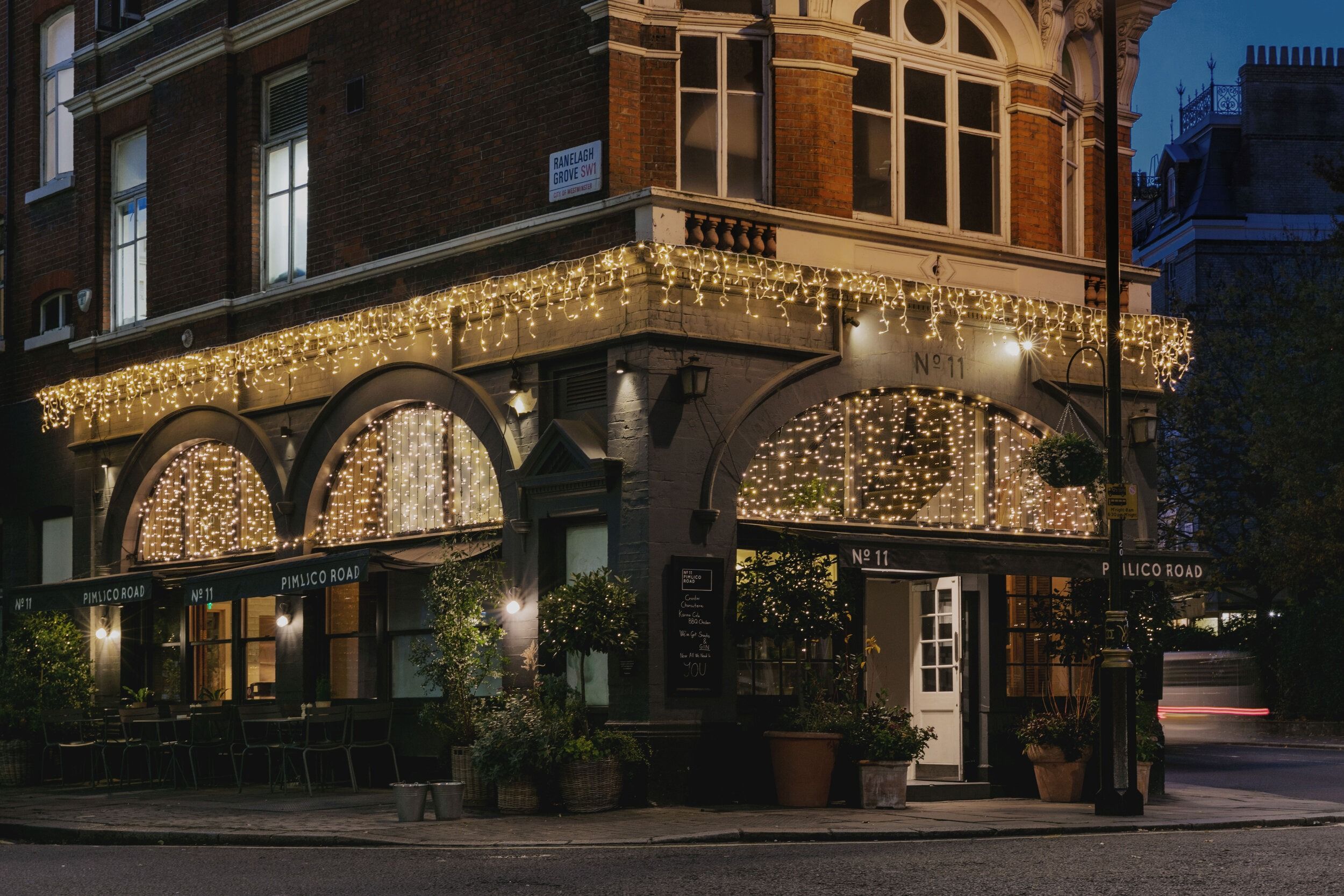 exterior of no11 pimlico road belgravia london bar