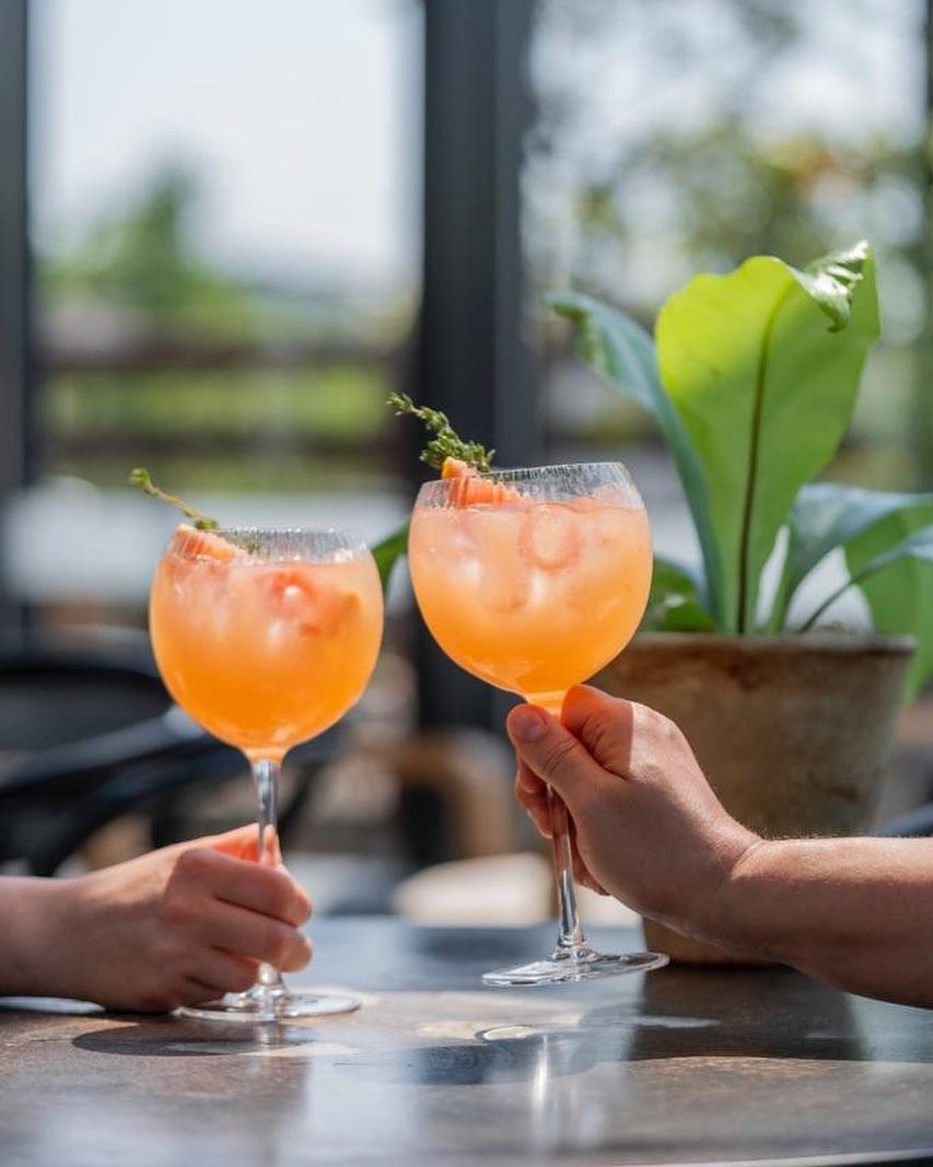 cocktails at no 32 the old town clapham bar london