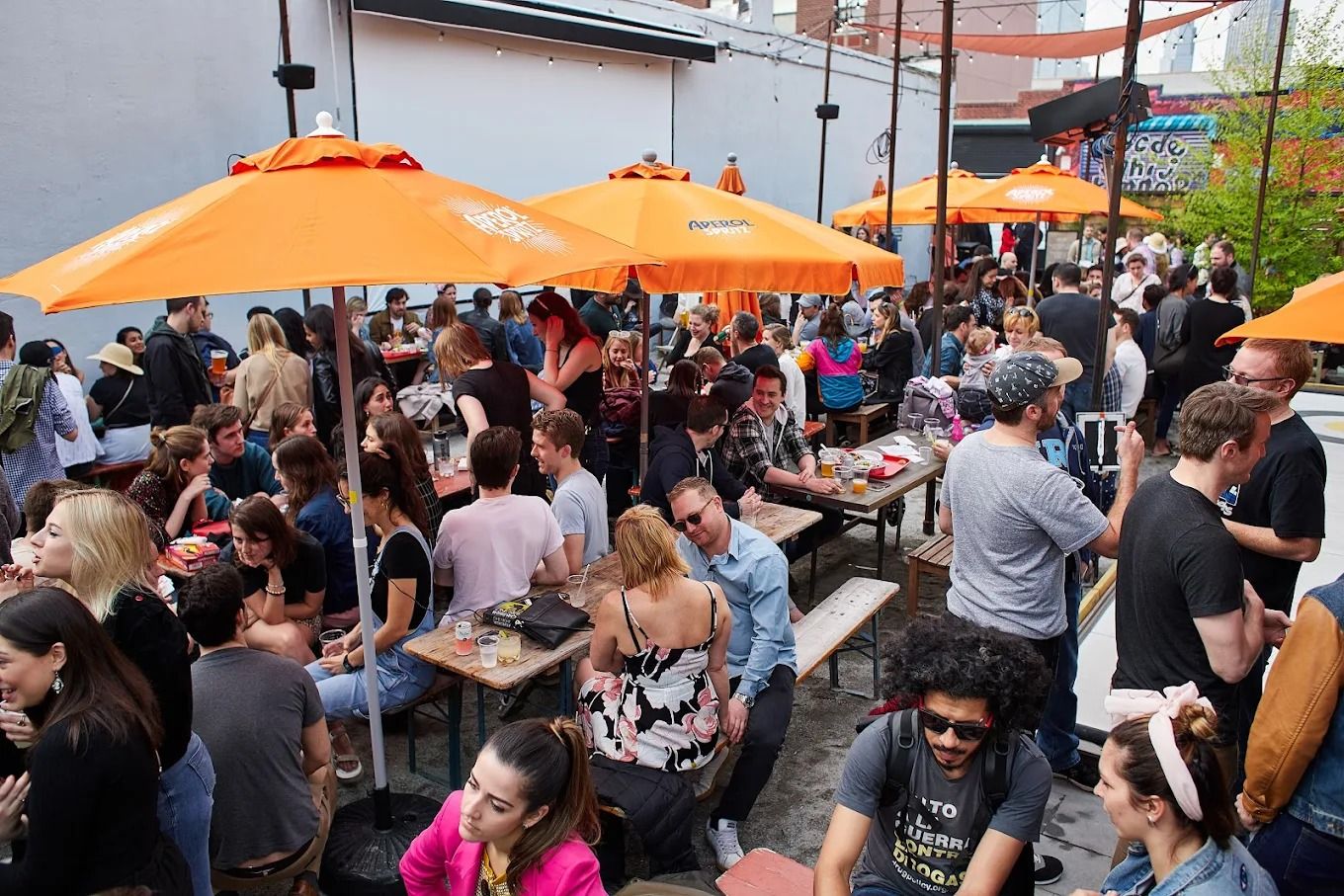 Cocktails and Tex-Mex in a bustling backyard: Parklife image 3