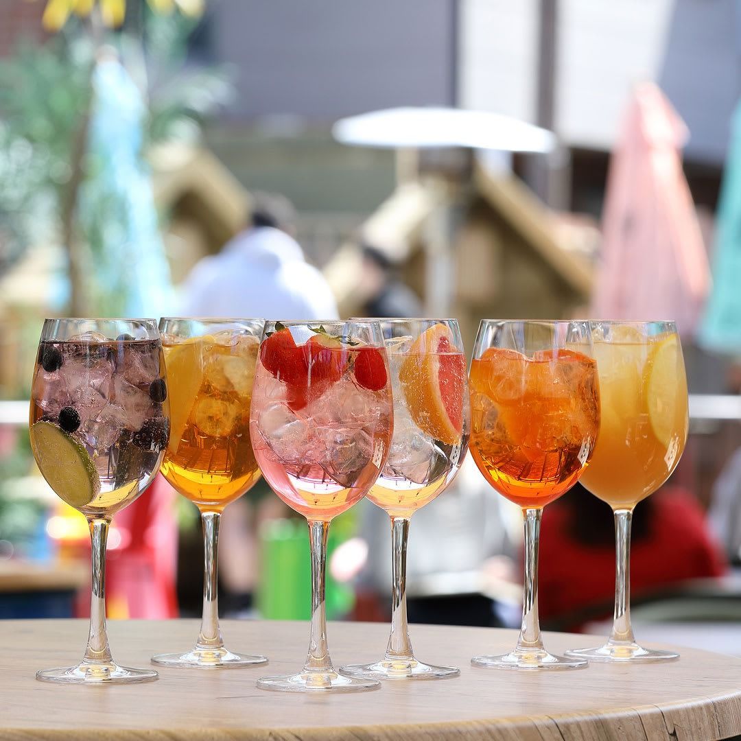 cocktails at the pembroke earls court london bar