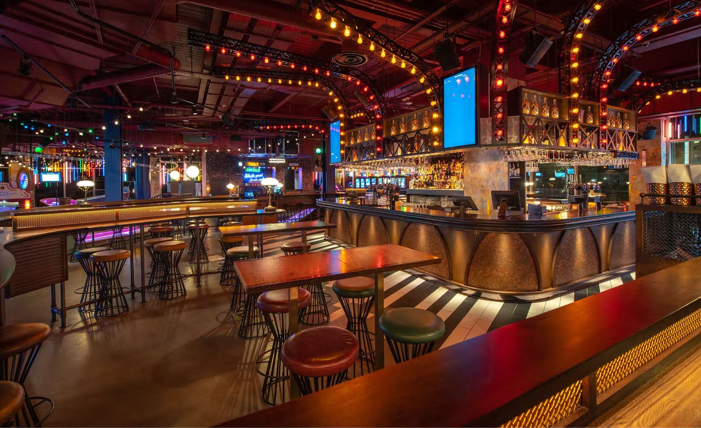 puttshack london team building venues 2