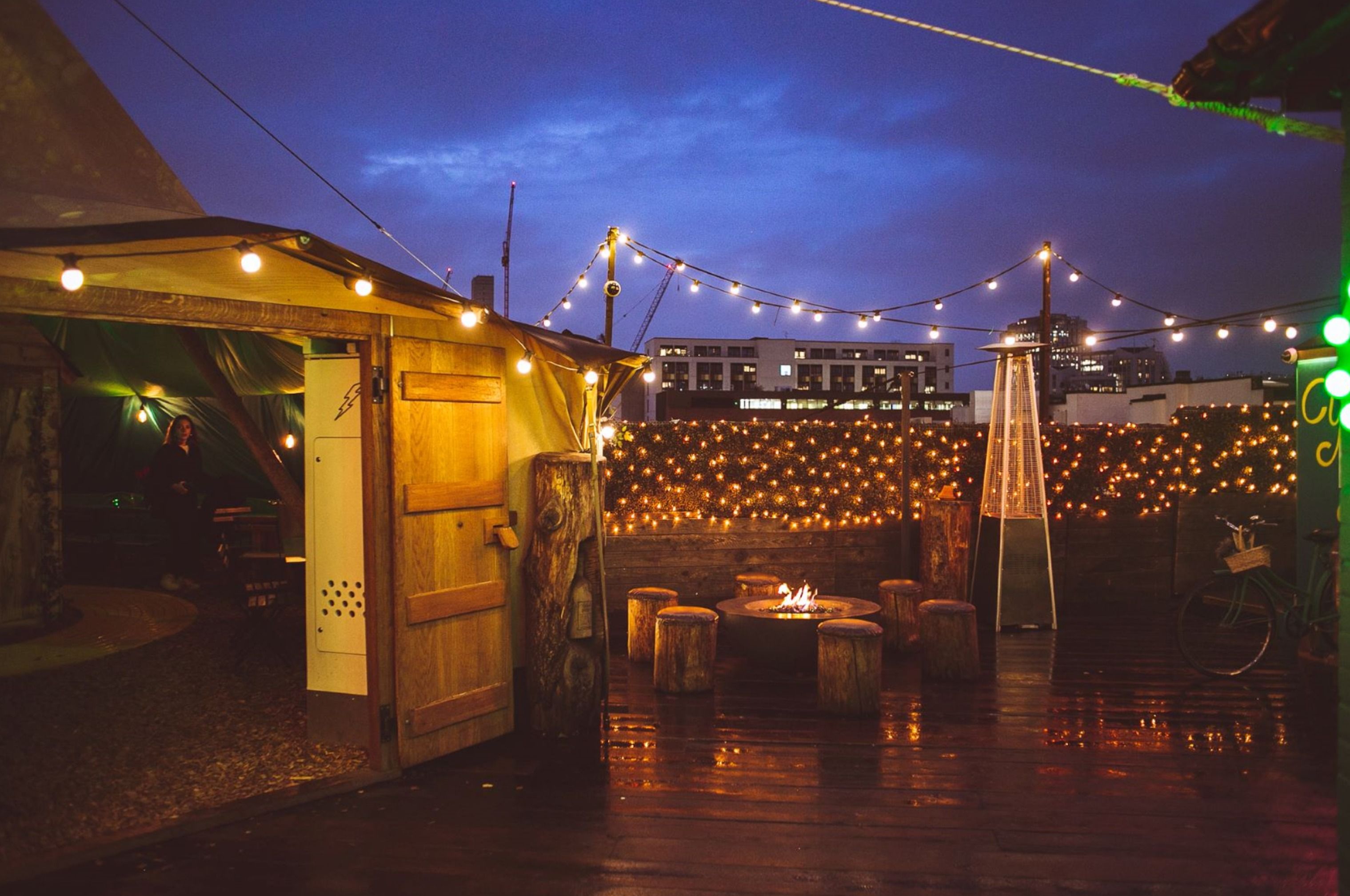 Bar, rooftop, club, brunch: Queen of Hoxton image 3