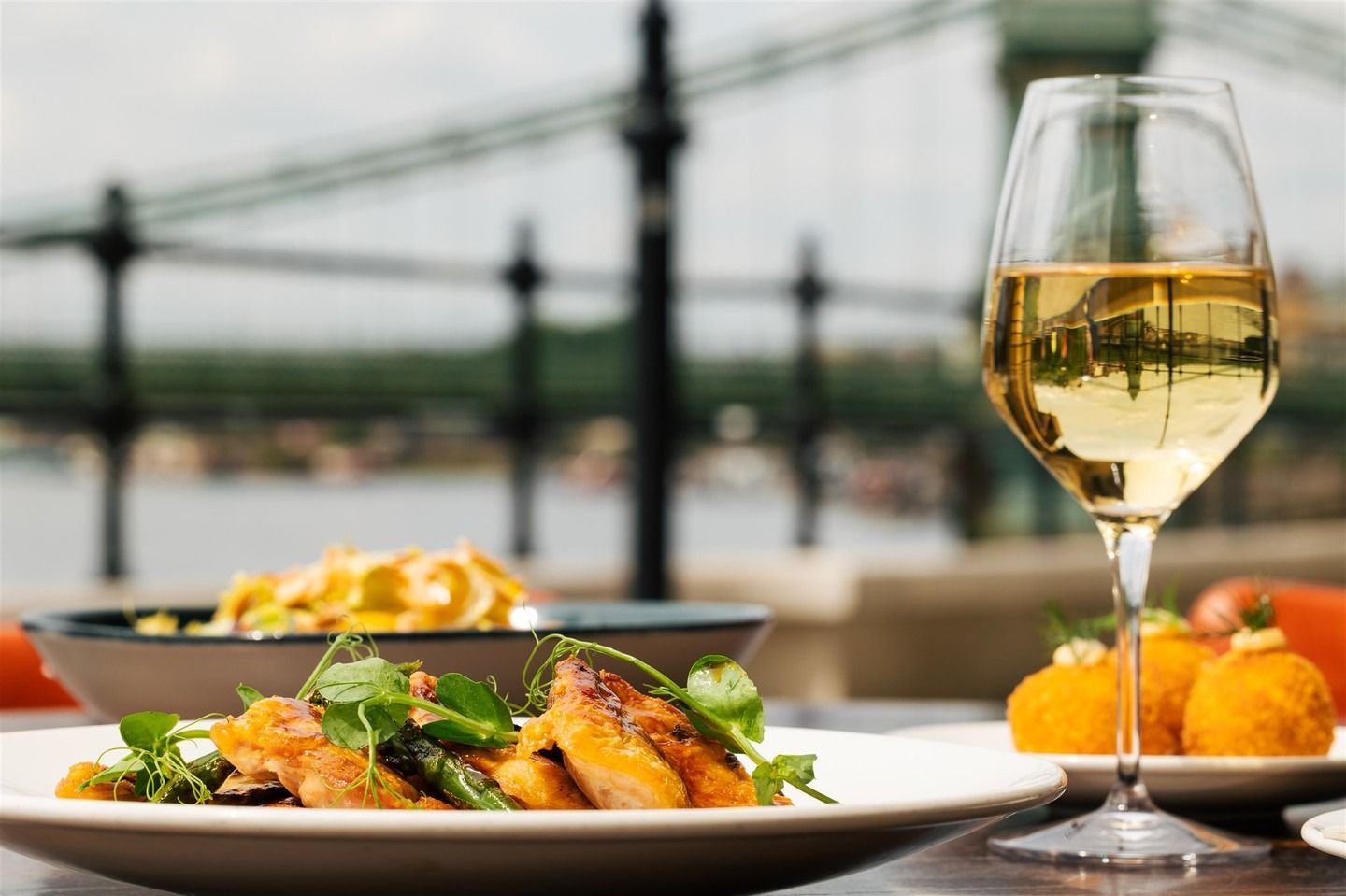 meal at sams riverside hammersmith river bar