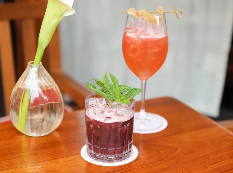 A stylish Italian restaurant: Sant Ambroeus image 3