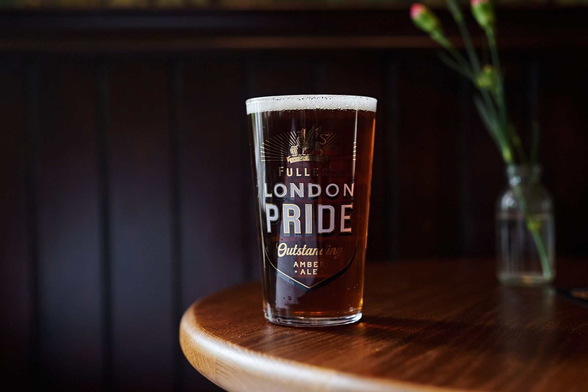 pint at the scarsdale tavern south kensington bar london