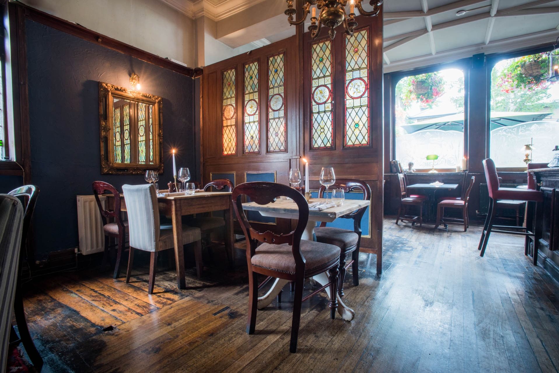 interior of the scarsdale tavern south kensington bar london