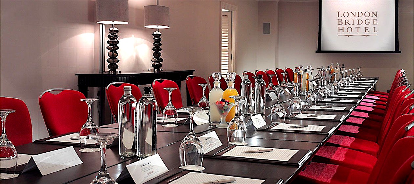 shakespeare suite meeting room at the london bridge hotel