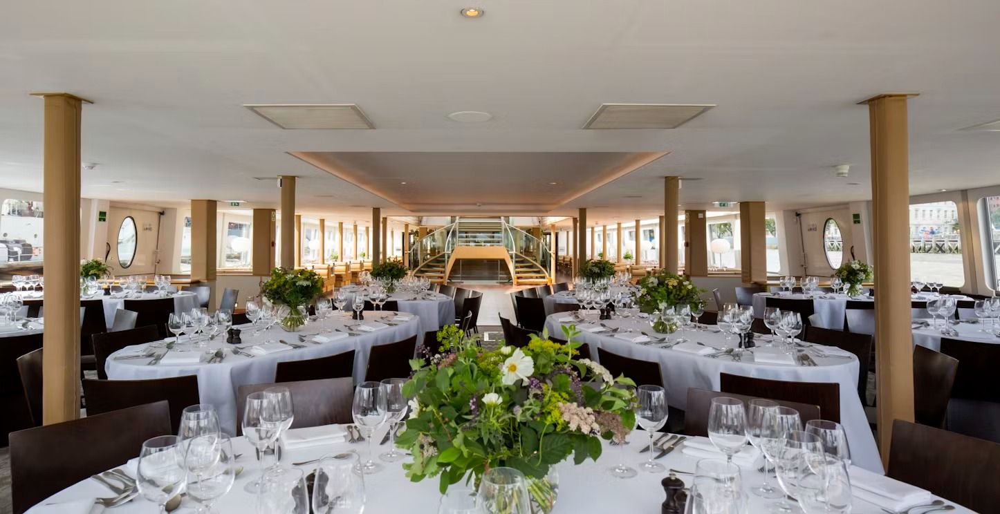 Cruise down the River Thames for your next corporate event: Woods' Silver Fleet image 3