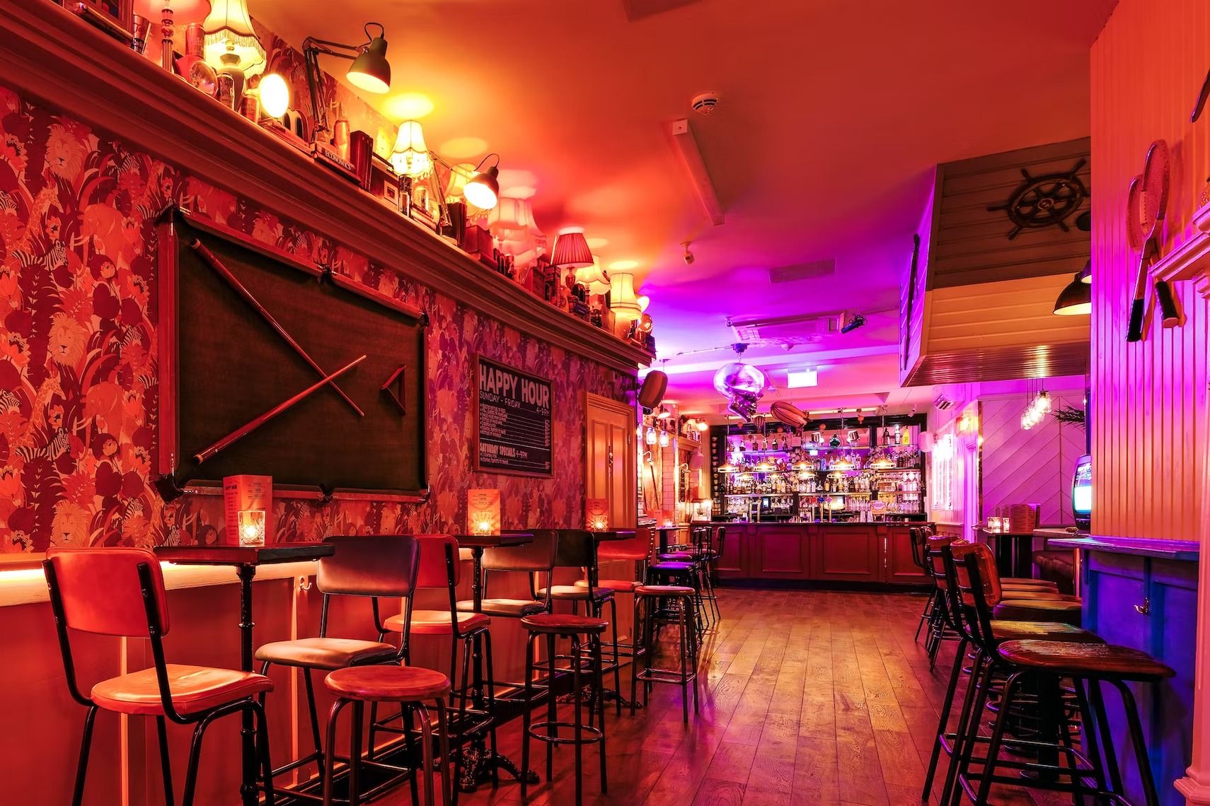 Get your squad ready for this bar: Simmons Farringdon1