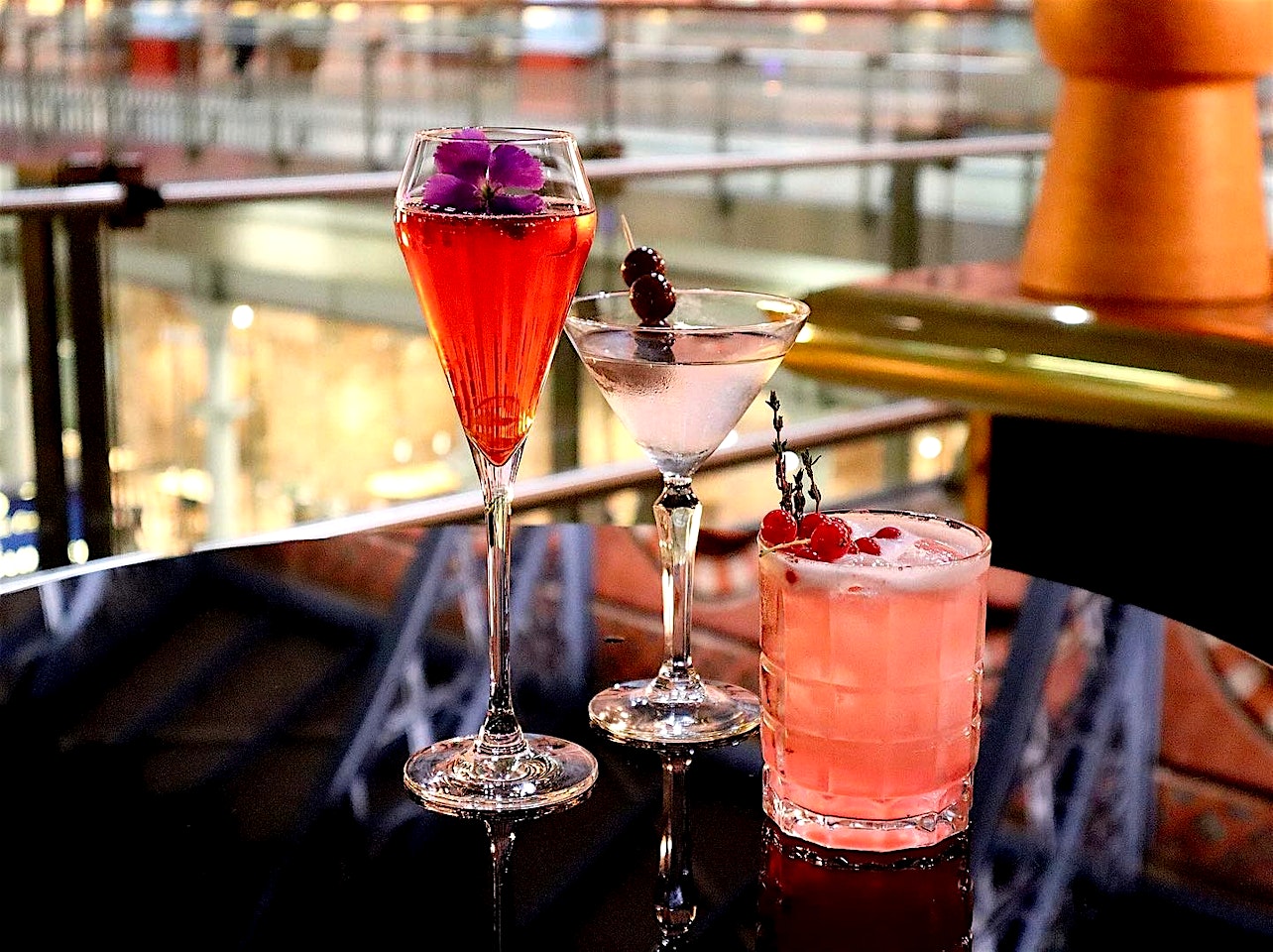 cocktails at st pancras brasserie and champagne bar in kings cross london