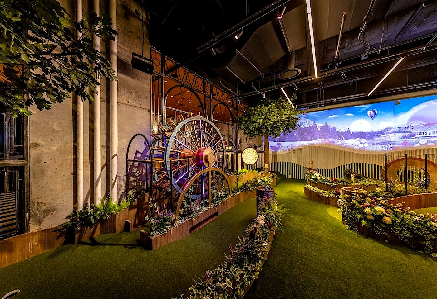 Team building teed up: Swingers Crazy Golf image 2