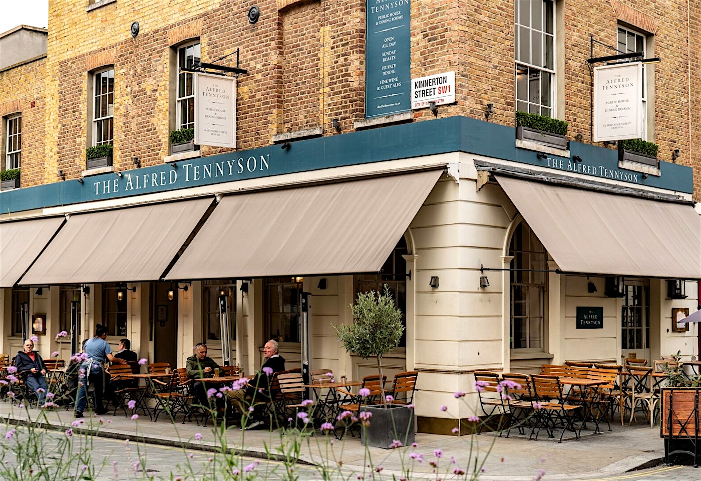 exterior of the alfred tennyson belgravia london bar