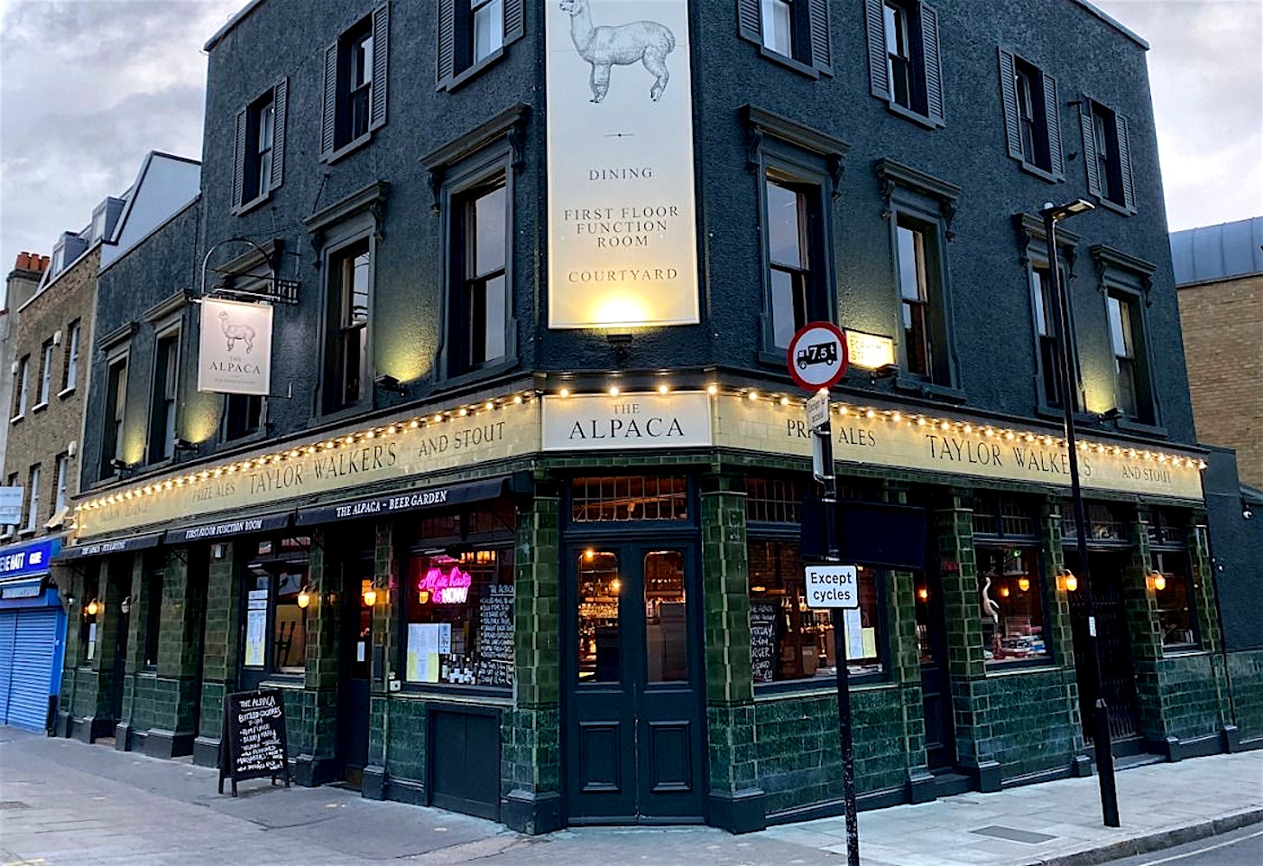 the alpaca angel bar london