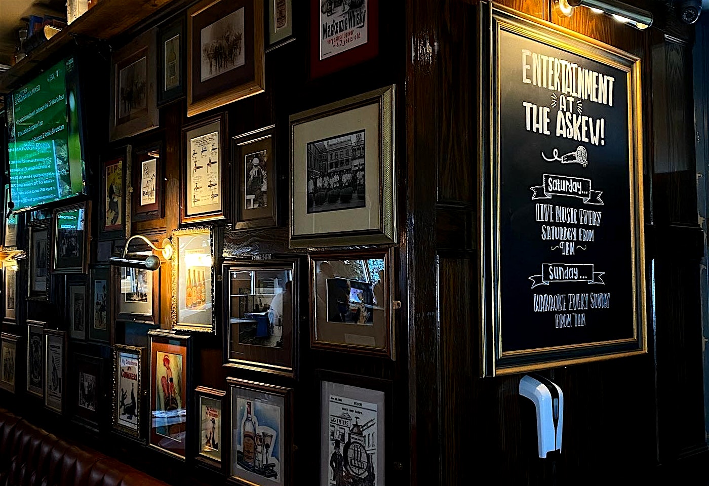 interior of the askew pub in shepherds bush london bar