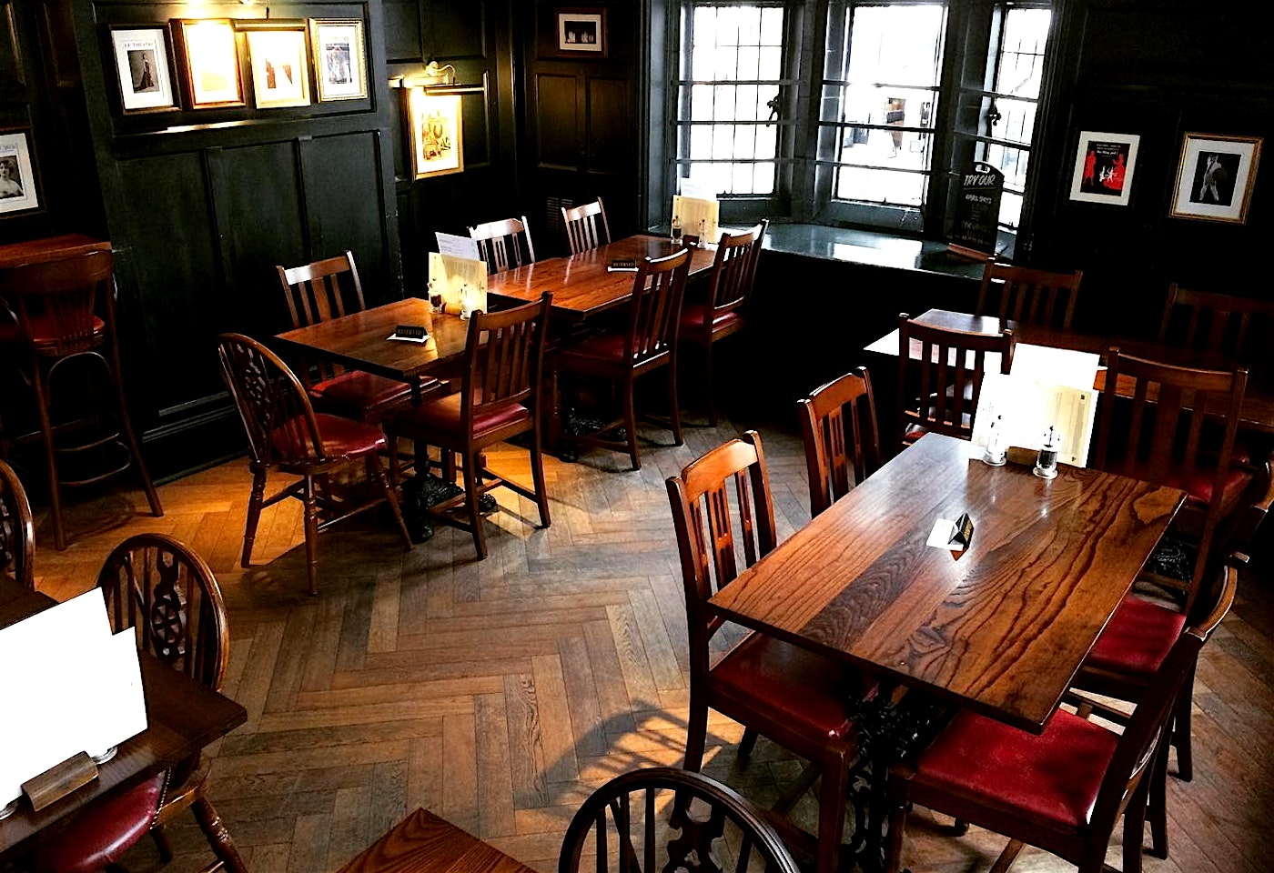 interior of the bloomsbury tavern bloomsbury bar