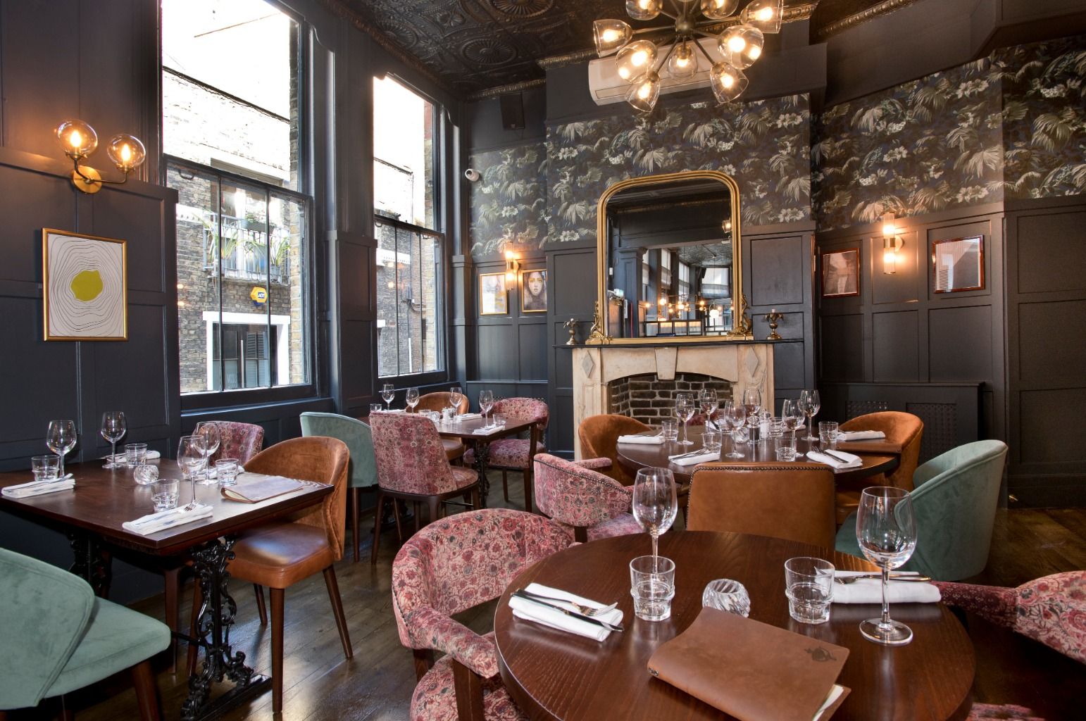 interior of the clerk and well clerkenwell bar london