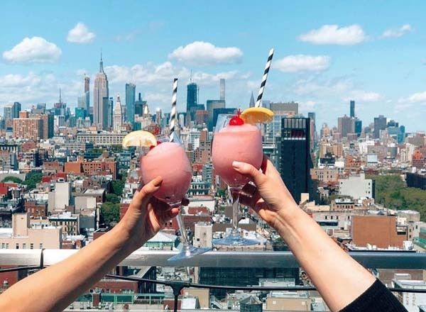 A rooftop bar with majestic views of Lower Manhattan: The Crown image 3