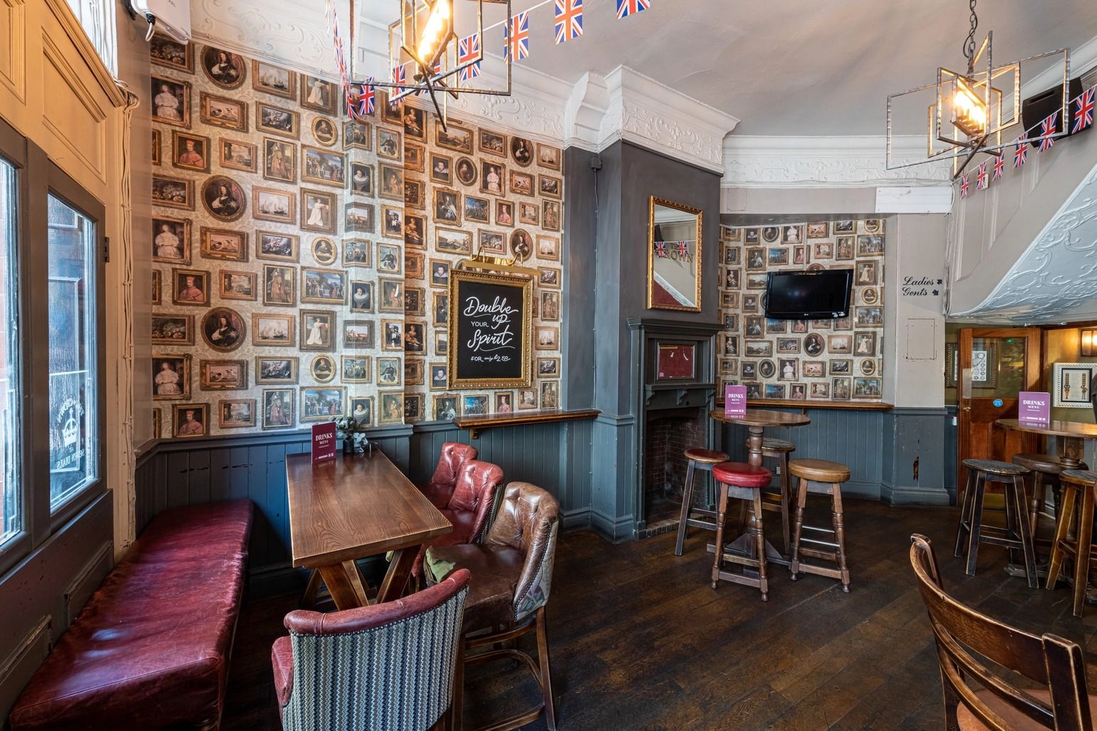 interior of the crown seven dials london bar