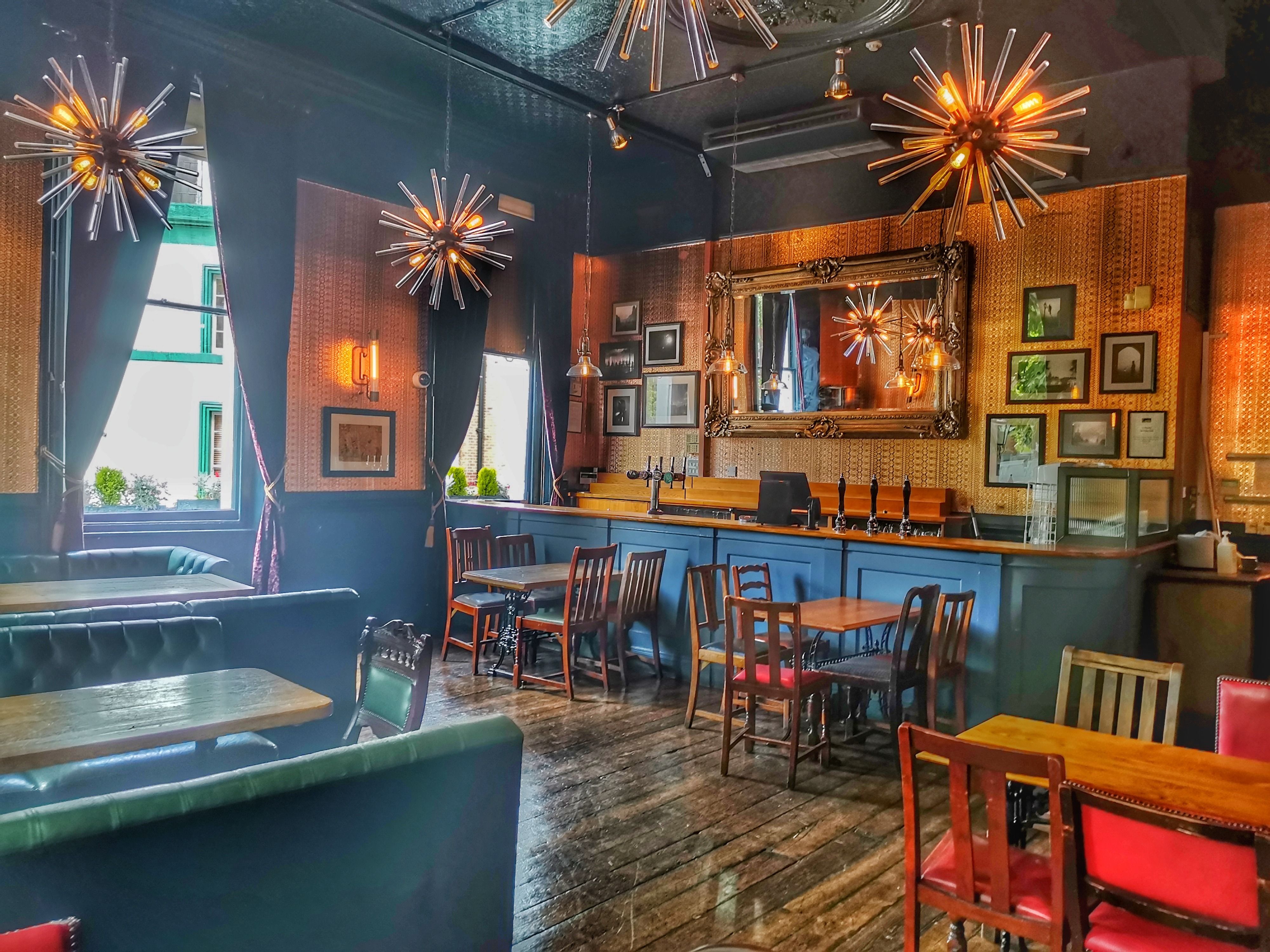 interior of the crown tavern clerkenwell bar london