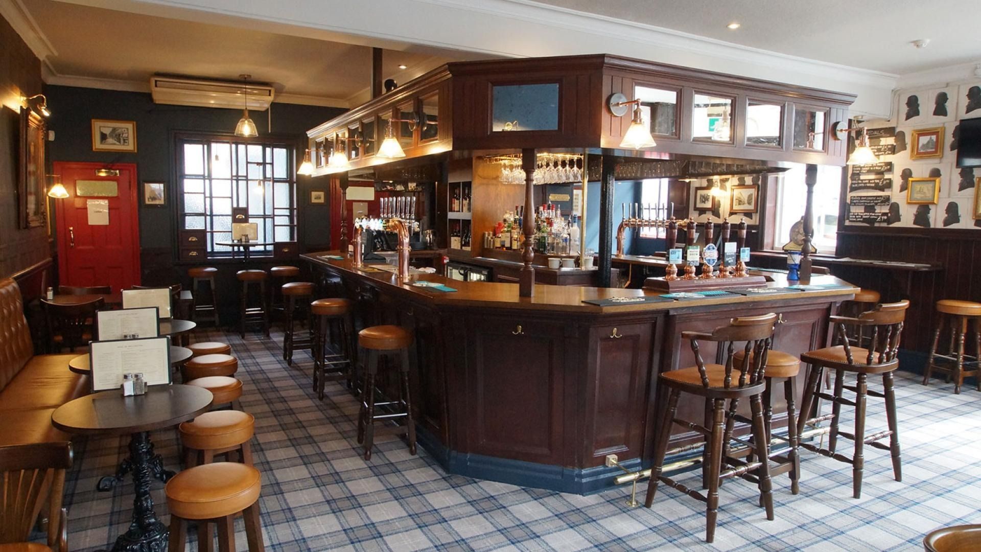 The classic Victoria pub: Duke of Wellington image 2