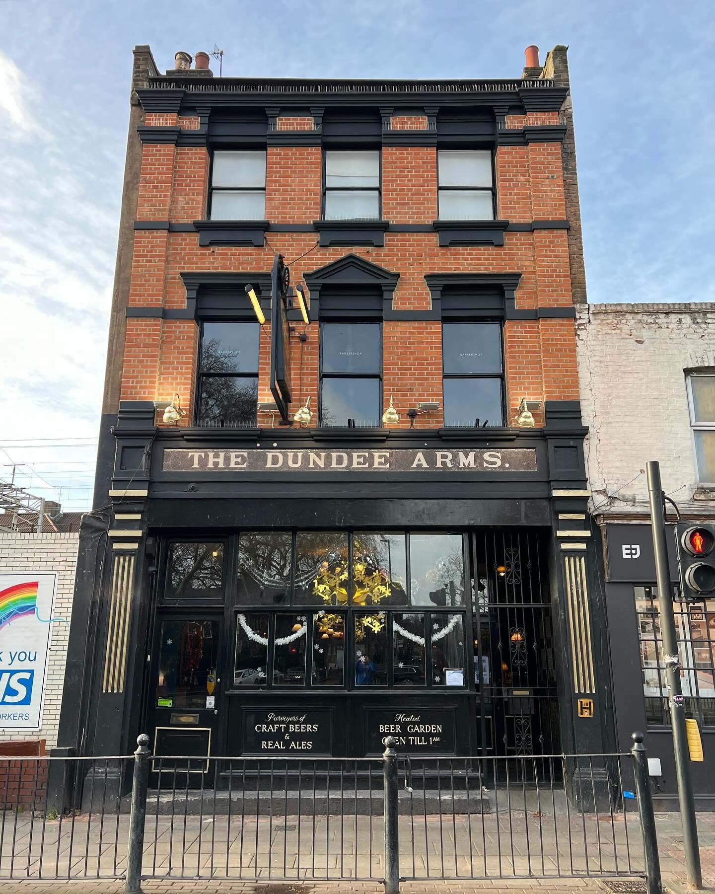 the dundee arms bethnal green bar london