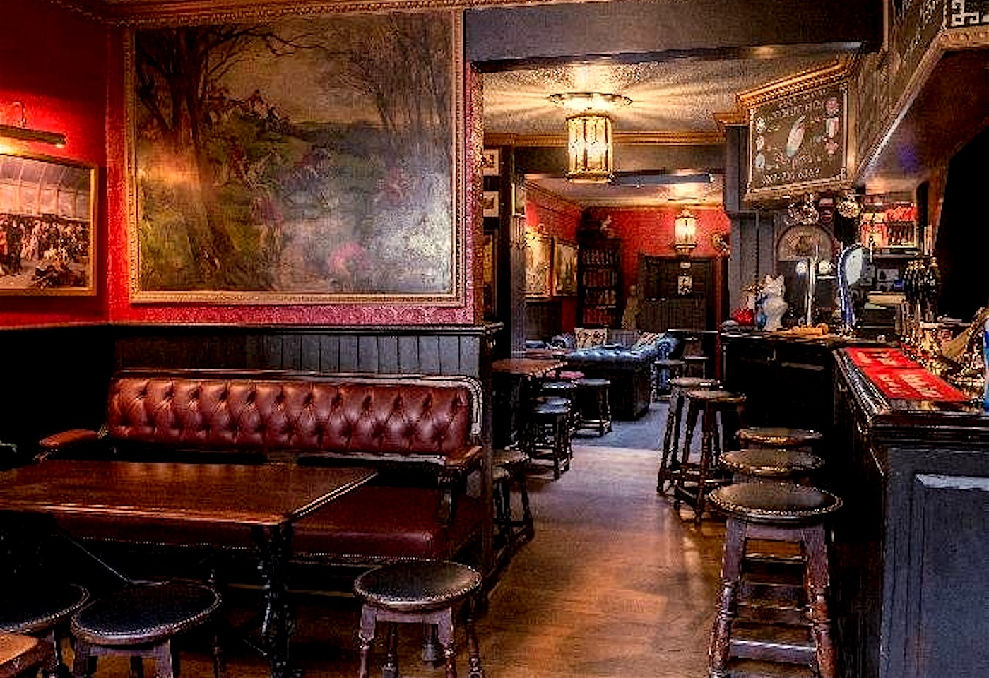 interior of the fox and hounds belgravia london bar