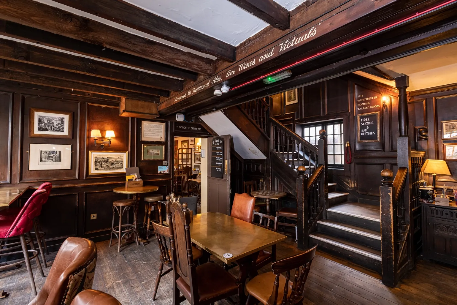 inside the London Bridge bar The George pub