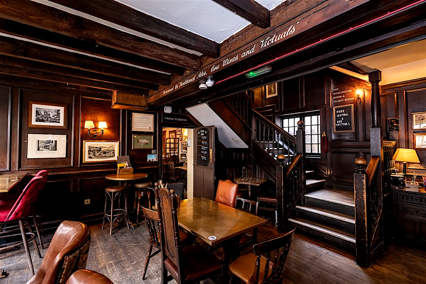 inside the London Bridge bar The George pub