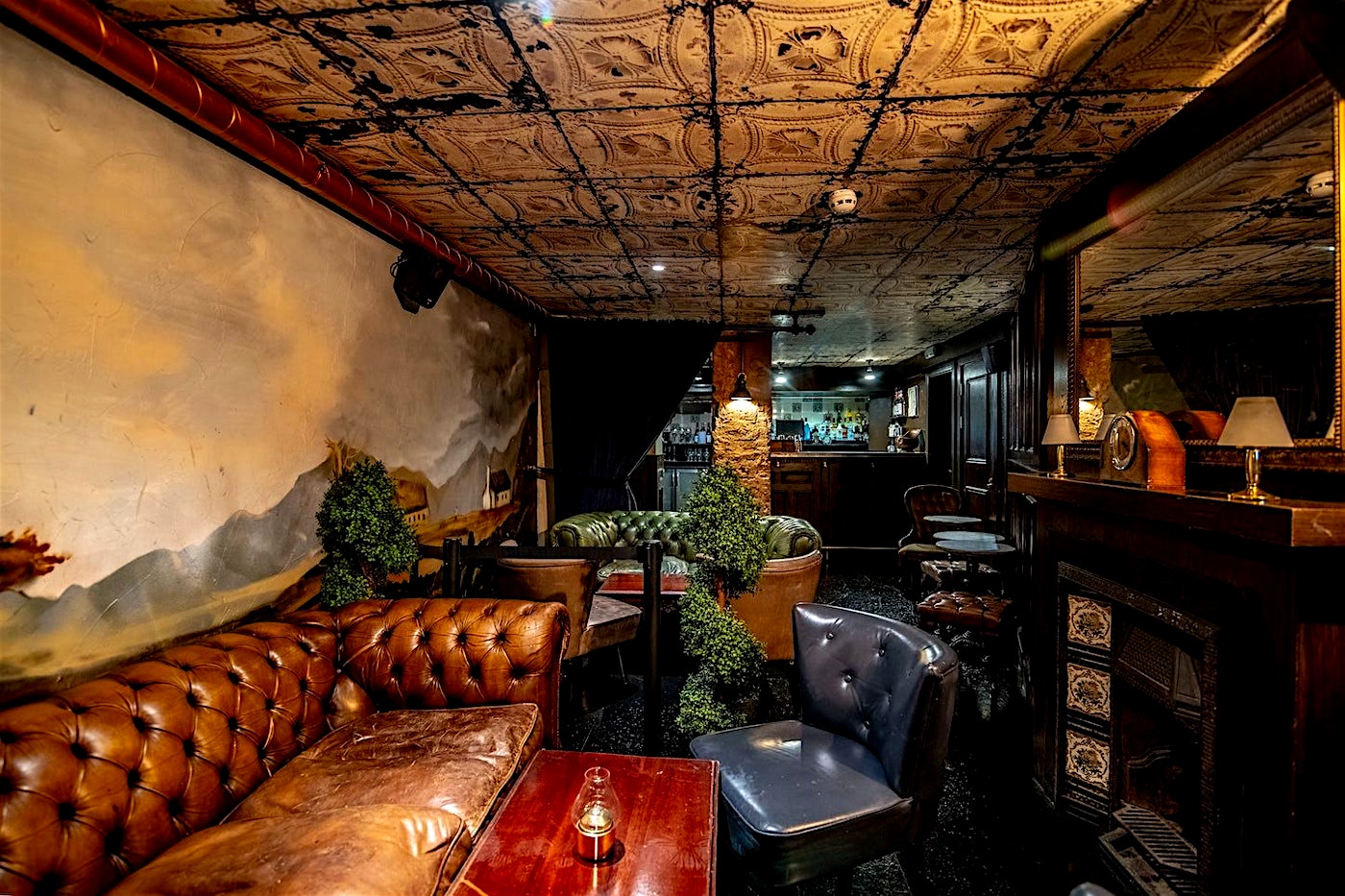 interior of the goat chelsea london bar