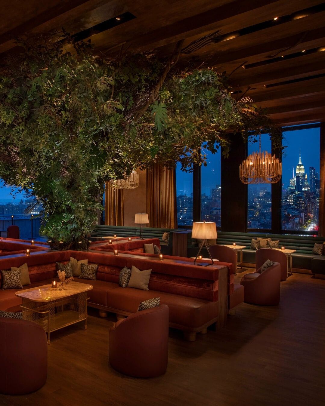 A glamourous rooftop bar: The Highlight Room image 3