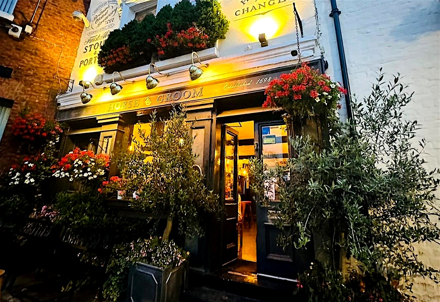 exterior of the horse and groom belgravia london bar