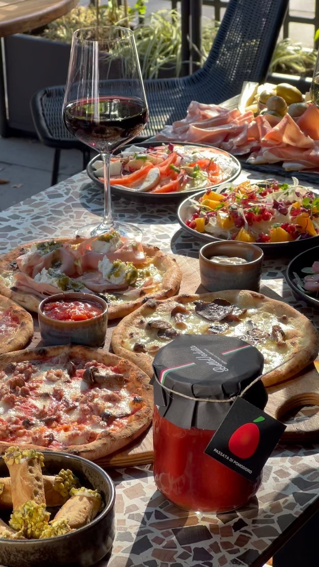 the italians wine bar and shop marylebone london