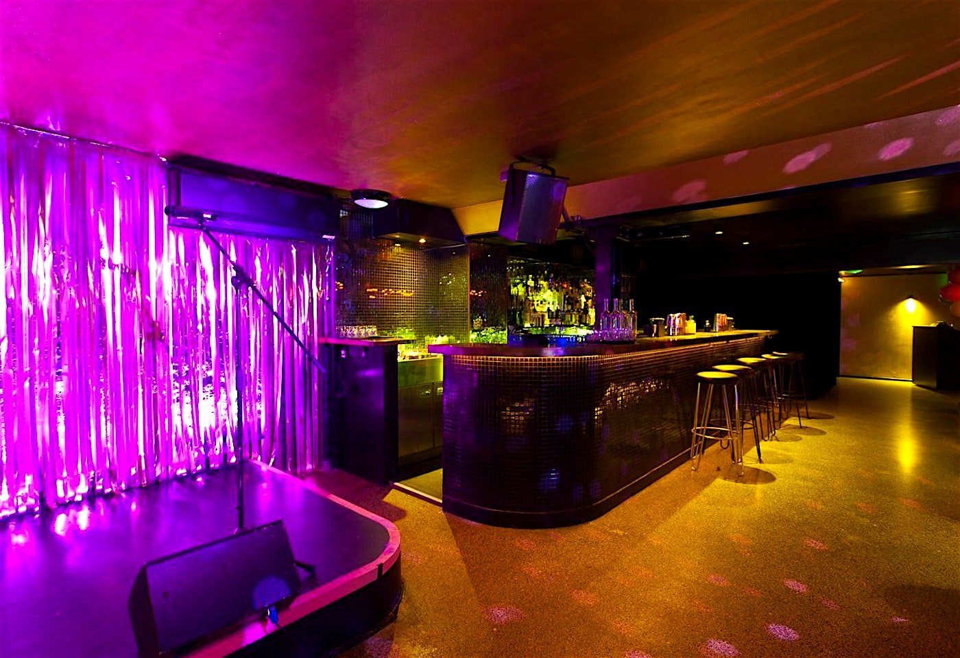 the karaoke hole london hen do venues 3