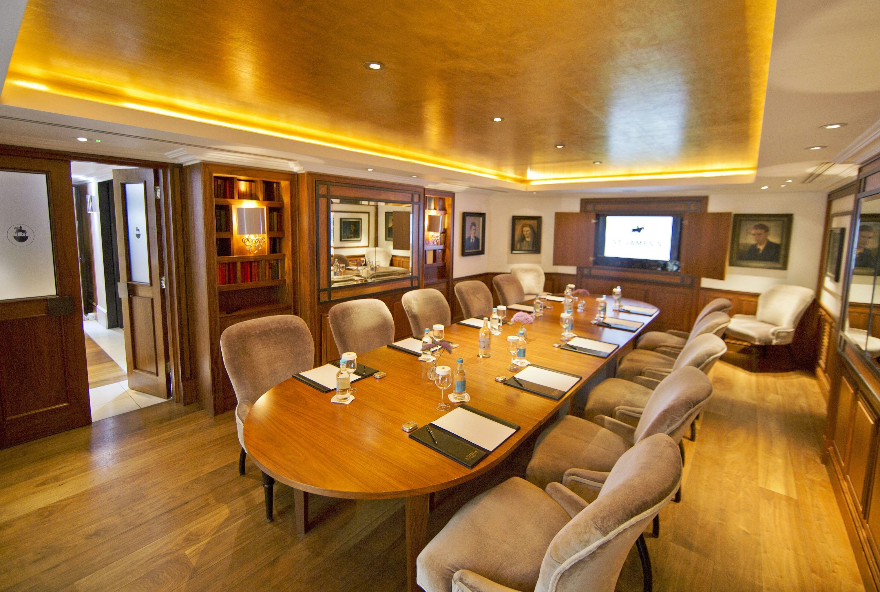 Luxurious Green Park meeting rooms